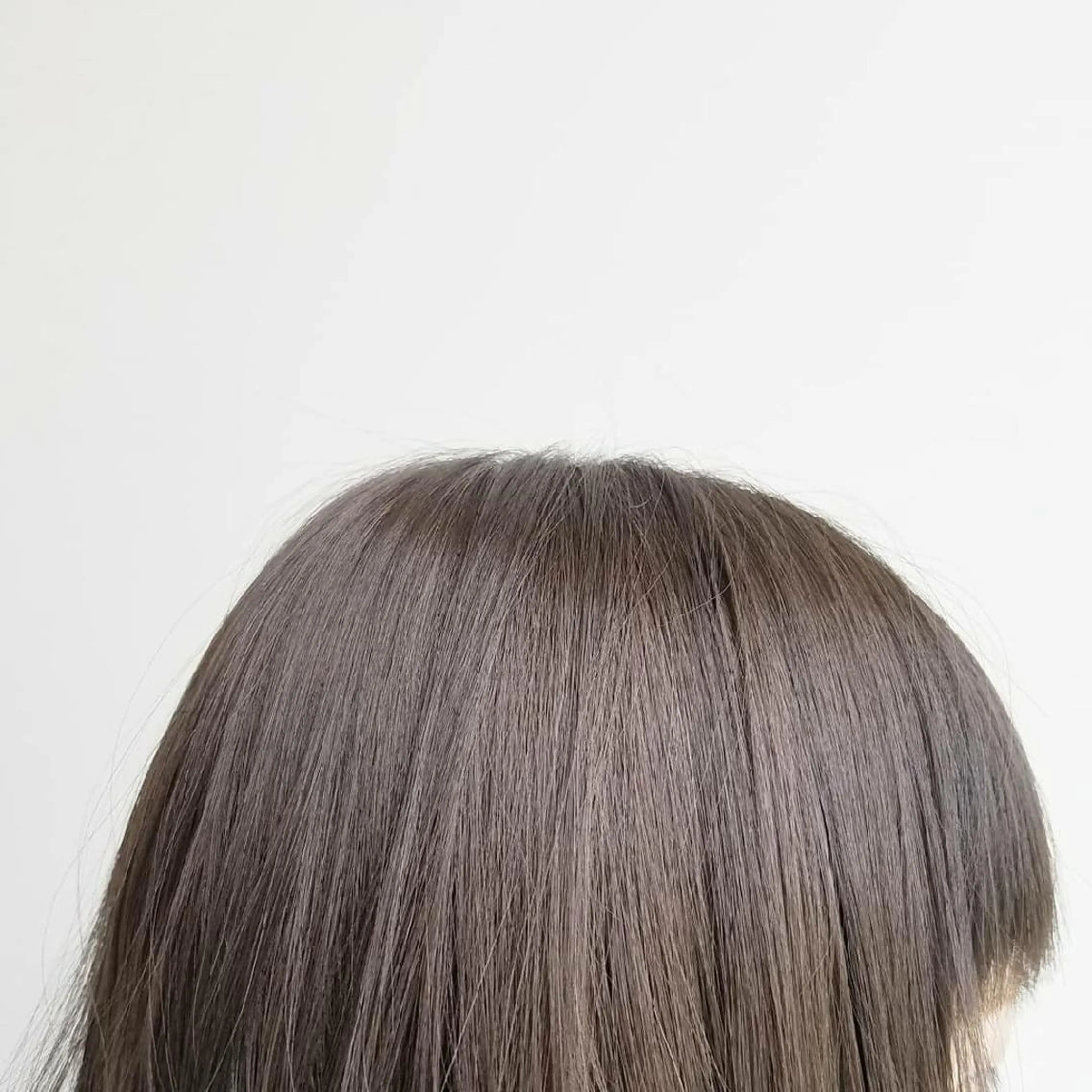 ミディアム カラー ヘアアレンジ パーマ ネイル グレージュ iplus まつげ、眉毛、耳つぼのマツエク・マツパデザイン
