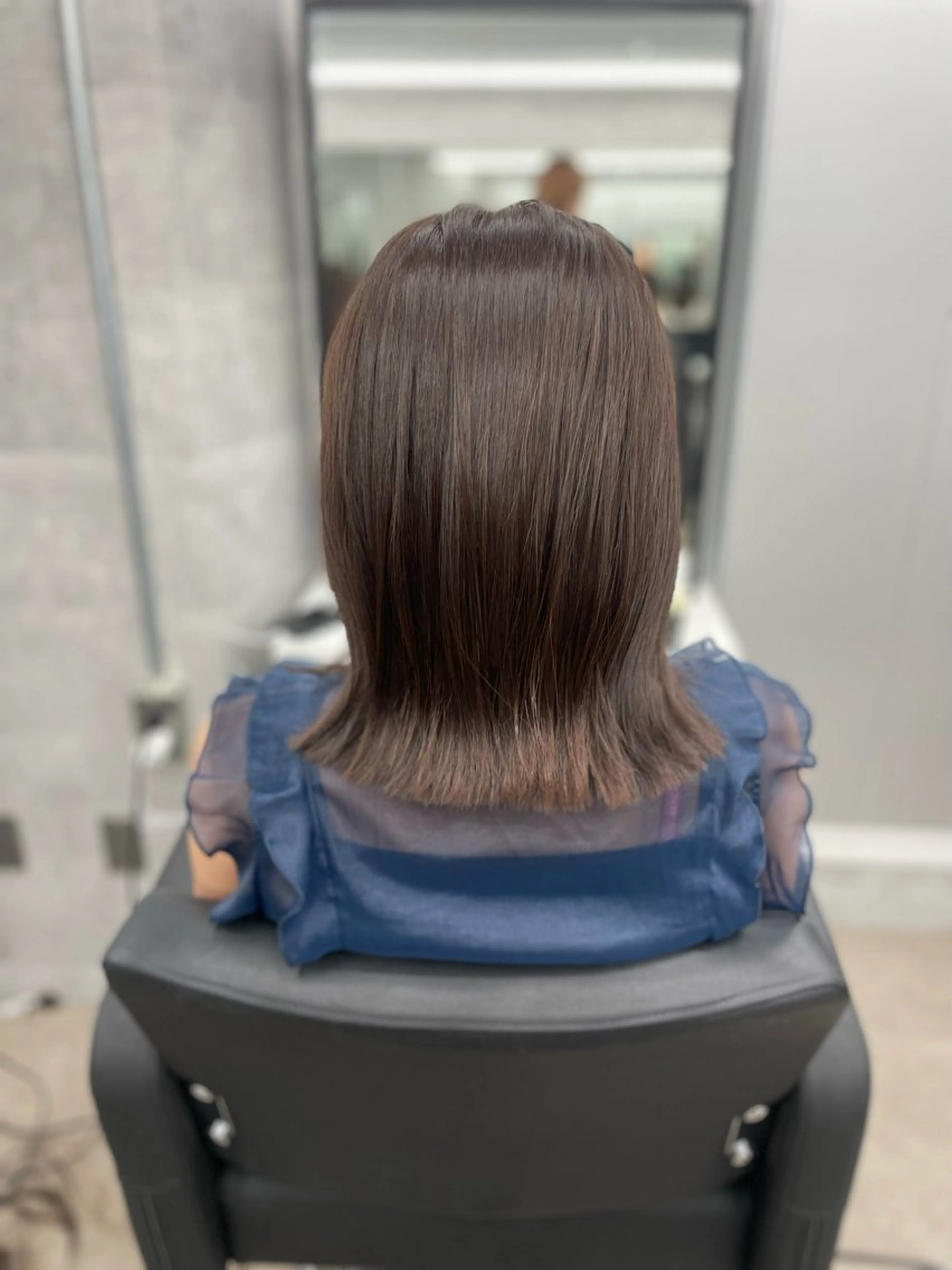 ミディアム カット ヘアカラー トリートメント CYNTHIADUE 店長｜ IRISUのヘアスタイル