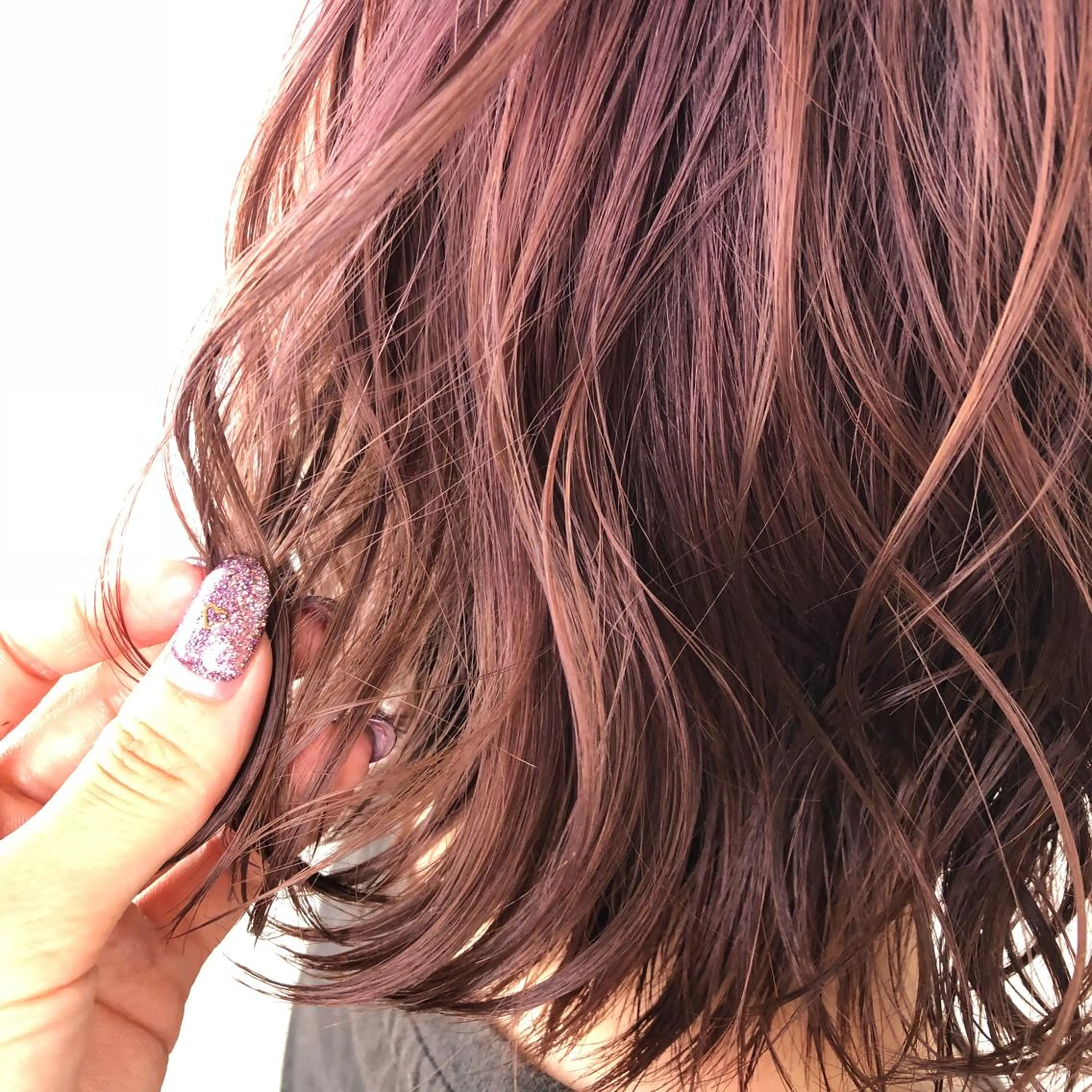 ショート カラー ブリーチ ピンクカラー 小顔レイヤー/ ベージュ🤍Rieのヘアスタイル