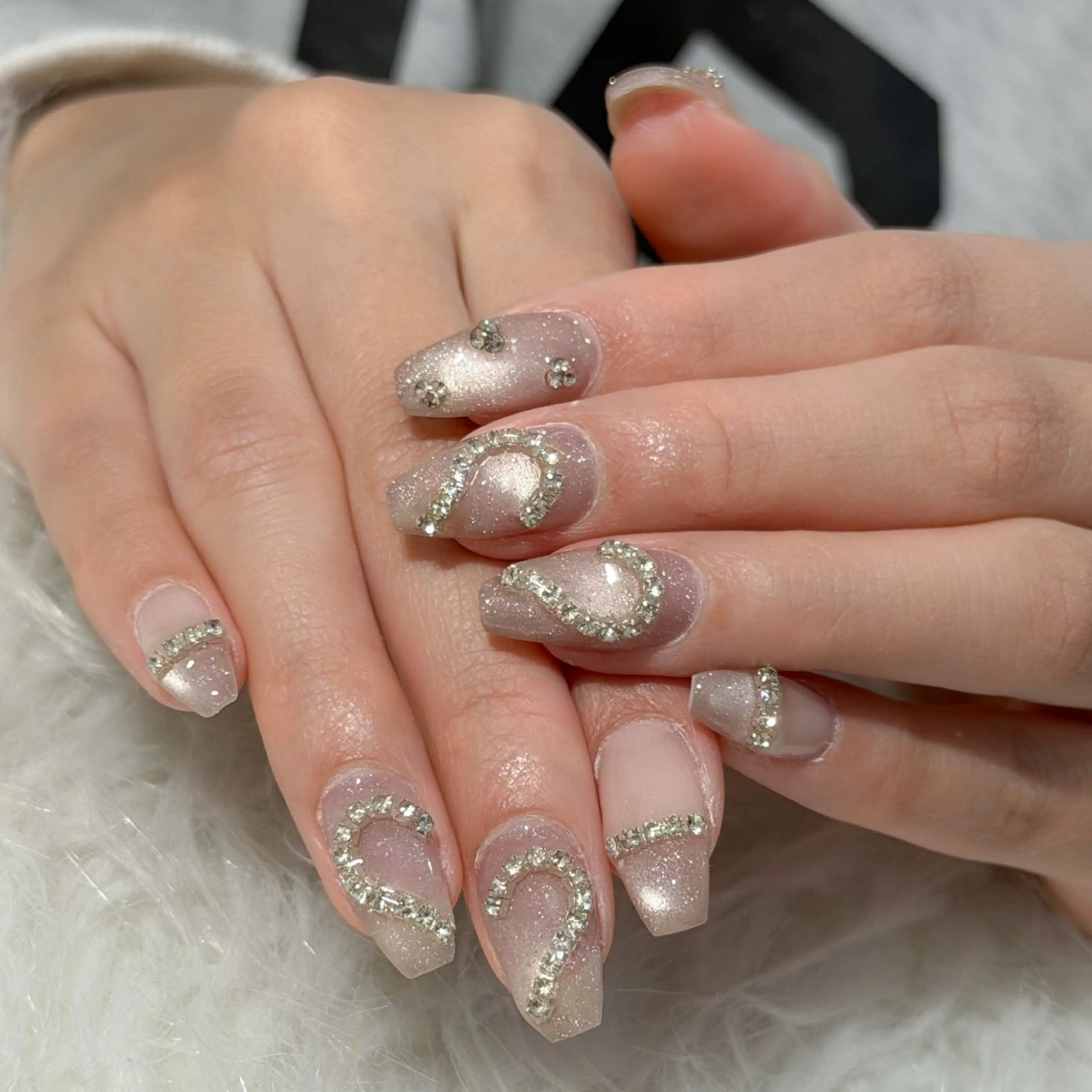 ネイル ハンドネイル フットネイル LAVISH nanamiのネイルデザイン