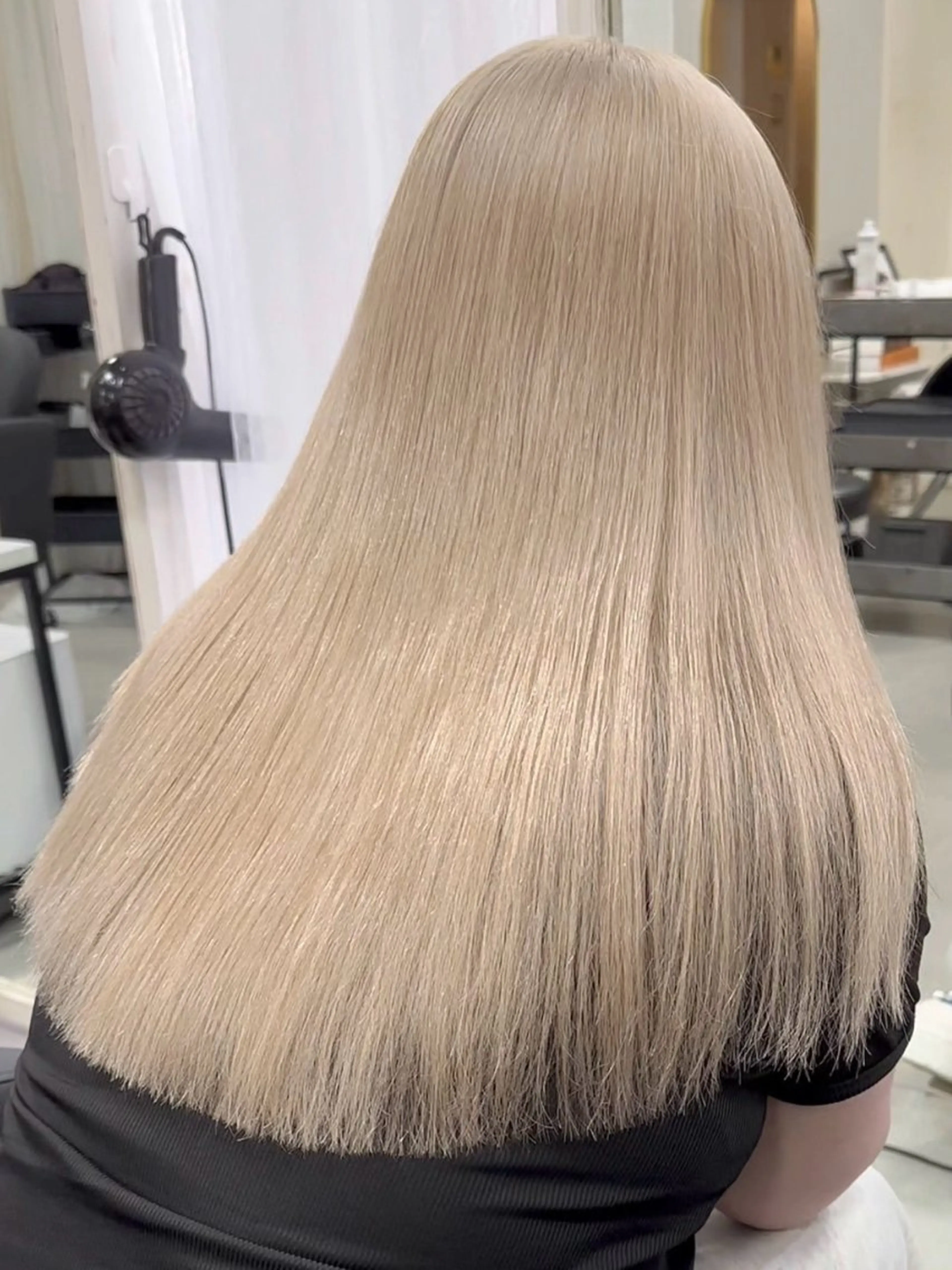 ロング カラー ベージュカラー ブリーチ ダブルカラー ハイライトカラー ハイトーンカラー ヘアカラー トリートメント XELM/RUI /高崎/ブリーチ/のヘアスタイル