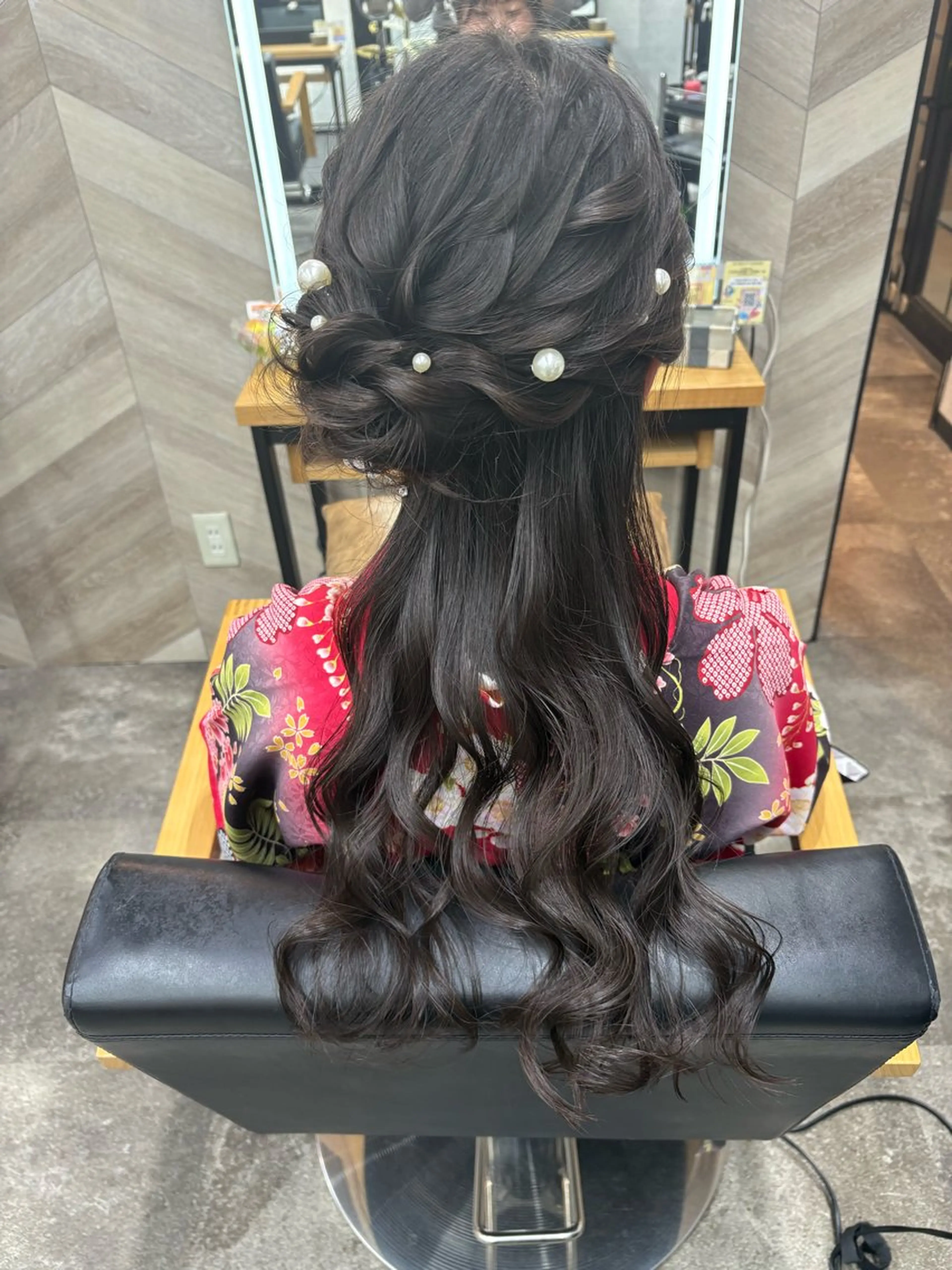 ロング ヘアアレンジ ハーフアップ お団子ヘア 卒業式のヘアスタイル ヘアセット SHANTi 飯塚 ヘアセット/髪質改善のヘアスタイル