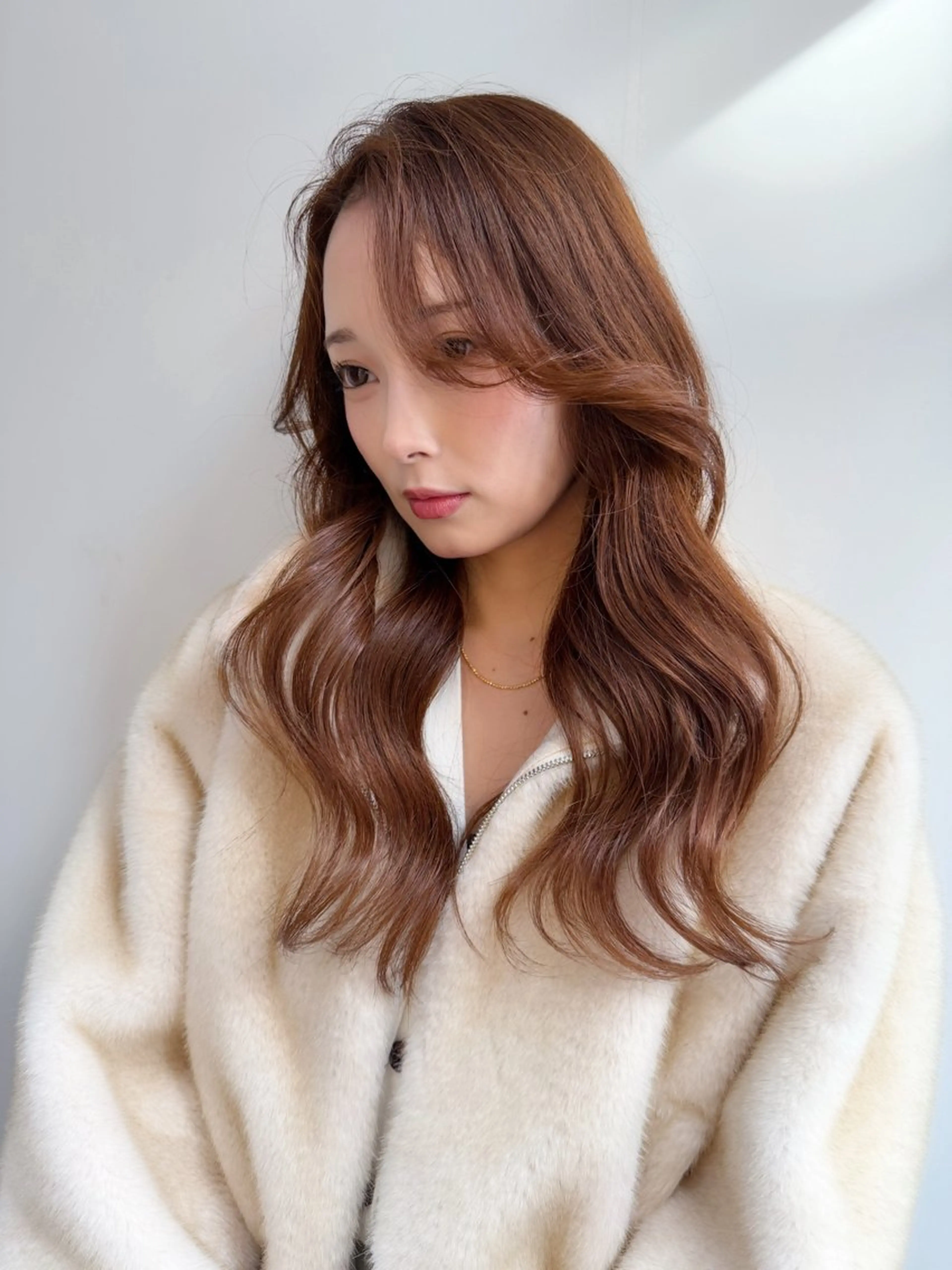 セミロング カラー ブリーチ ダブルカラー ブリーチなしカラー レイヤーカット カット ヘアカラー トリートメント AiM 大名　似合わせカットのヘアスタイル