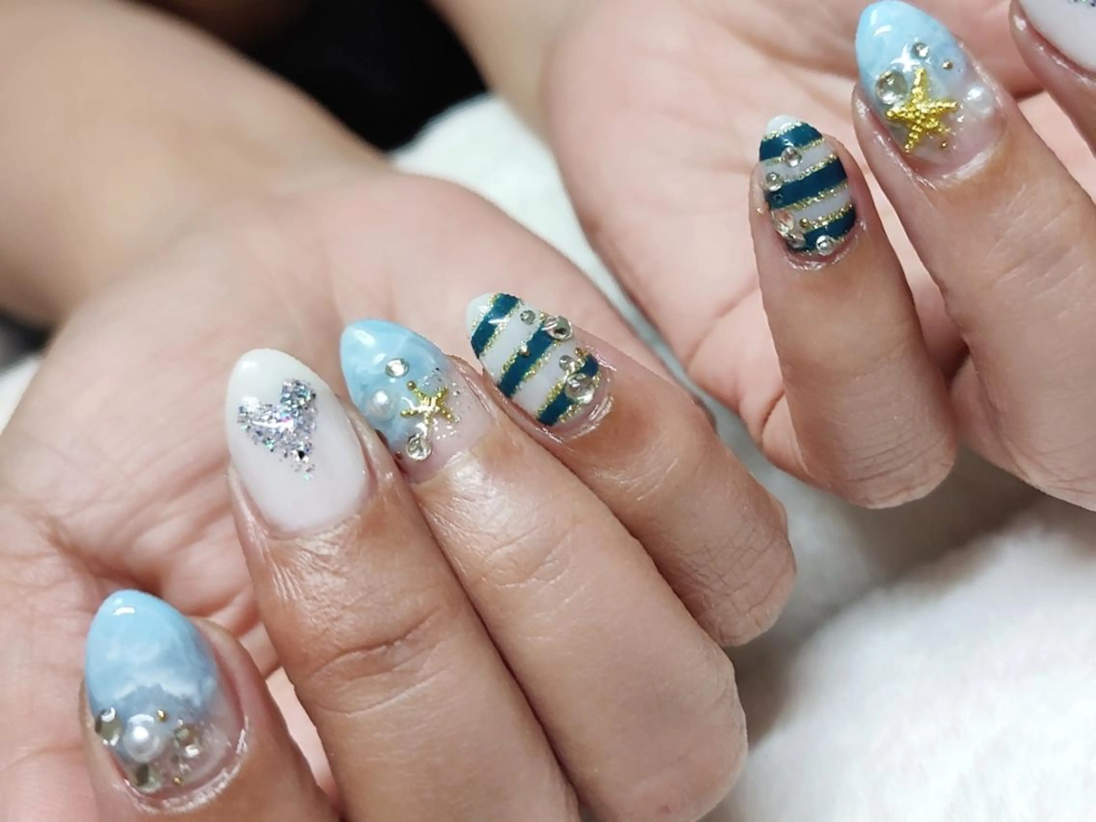 ネイル ハンドネイル RUNWAY 　　の眉毛・アイブロウイメージ