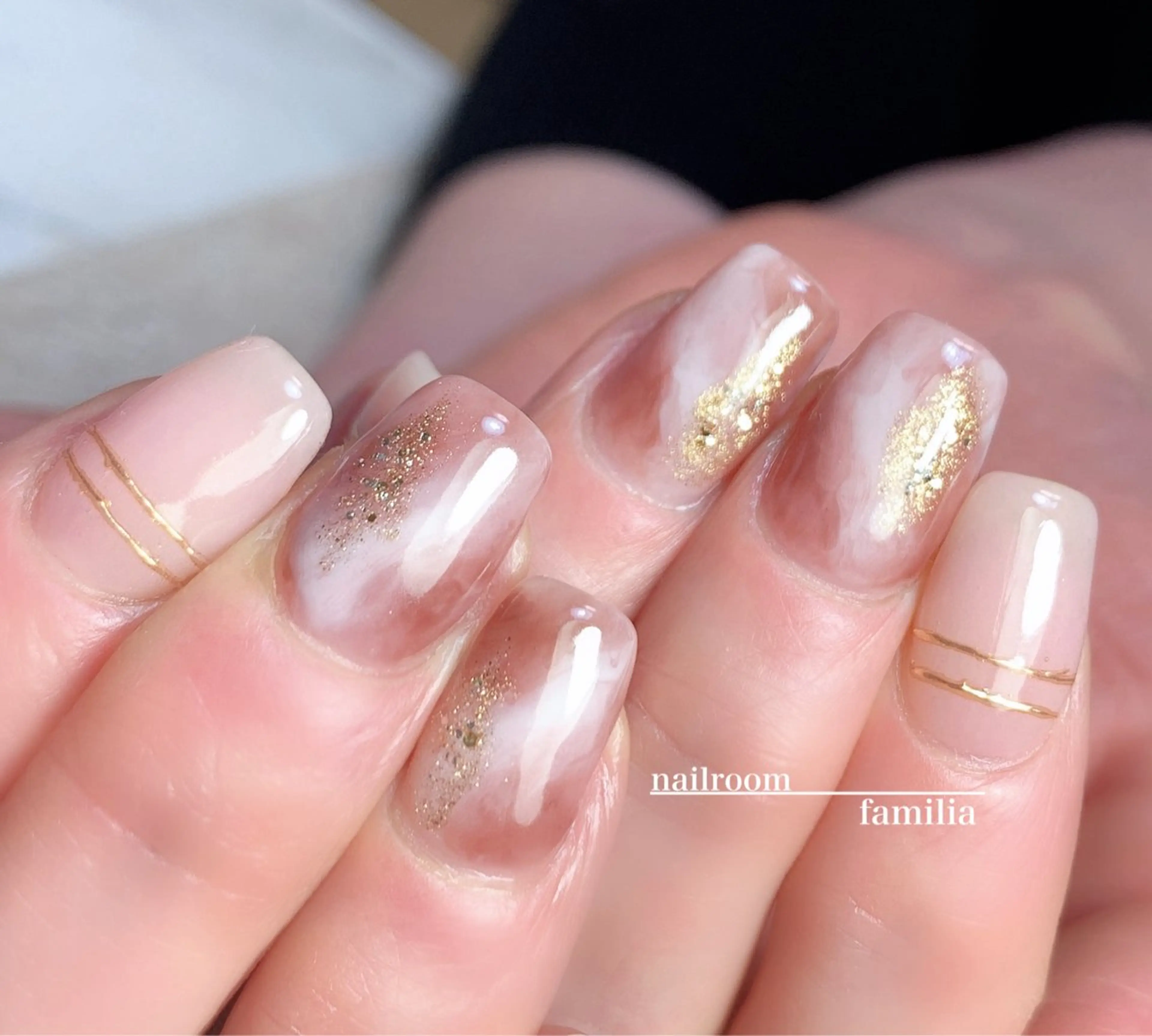 ネイル ミラーネイル ニュアンスネイル ハンドネイル -nailroom- familiaのネイルデザイン