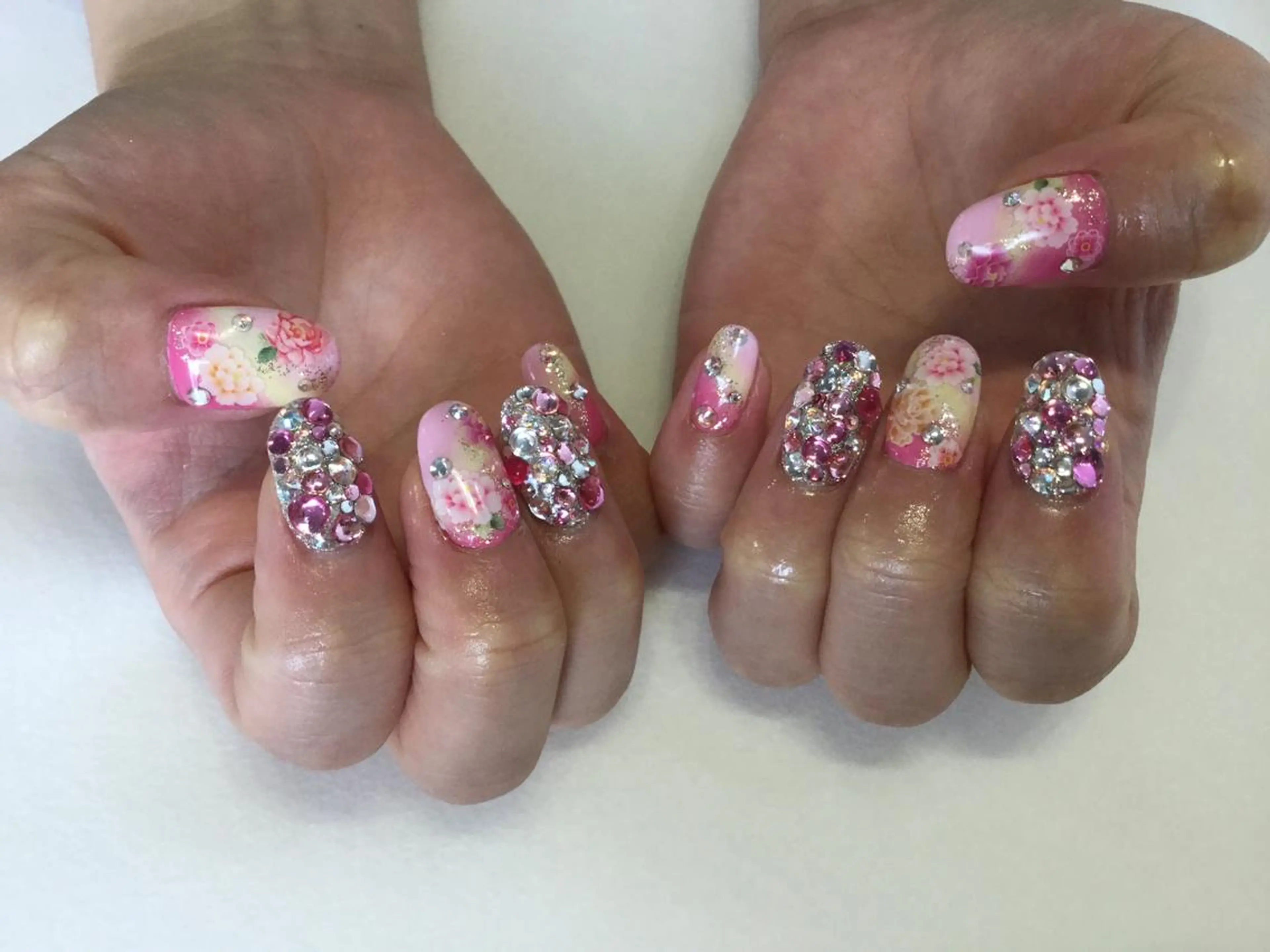 ネイル ハンドネイル 💎🐰 saki. m 🐰💎のネイルデザイン