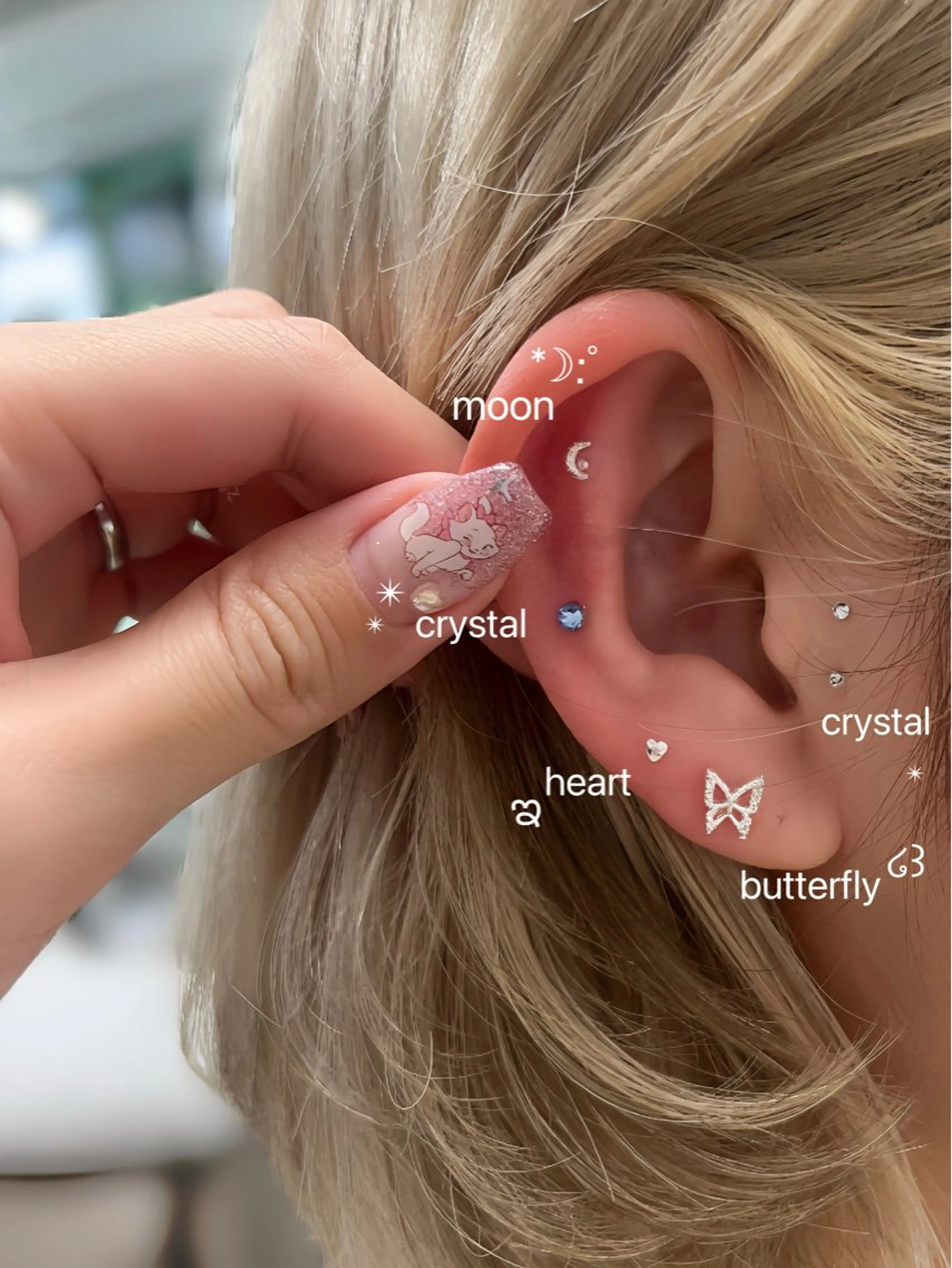 Instaで大人気🎀耳ツボジュエリー👂✨【両耳10粒4000円】【14粒4500円】【20粒4500円】の写真