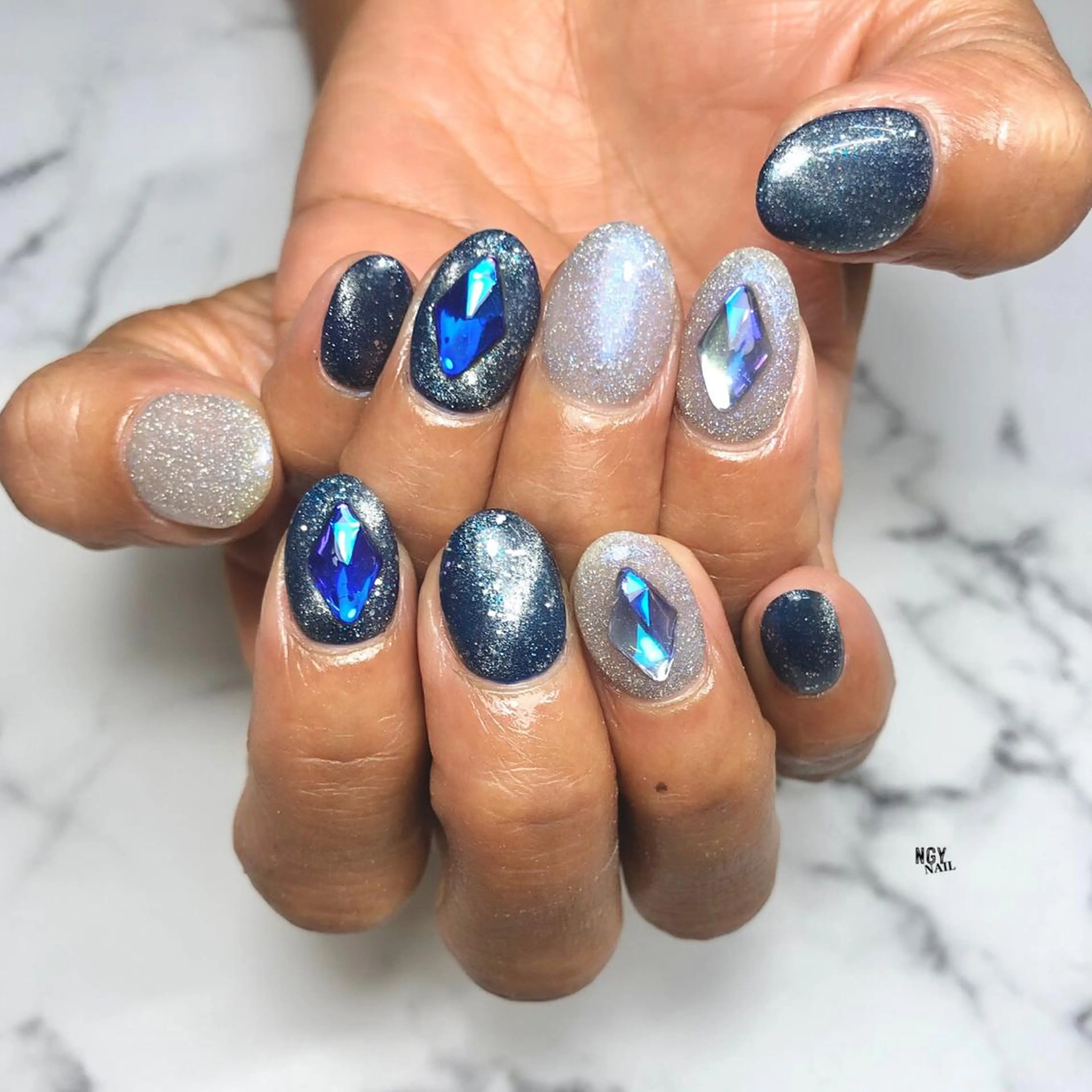 ネイル オーロラネイル ブルー フラッシュネイル ジェルネイル キラキラネイル ハンドネイル NAIL NOWのネイルデザイン