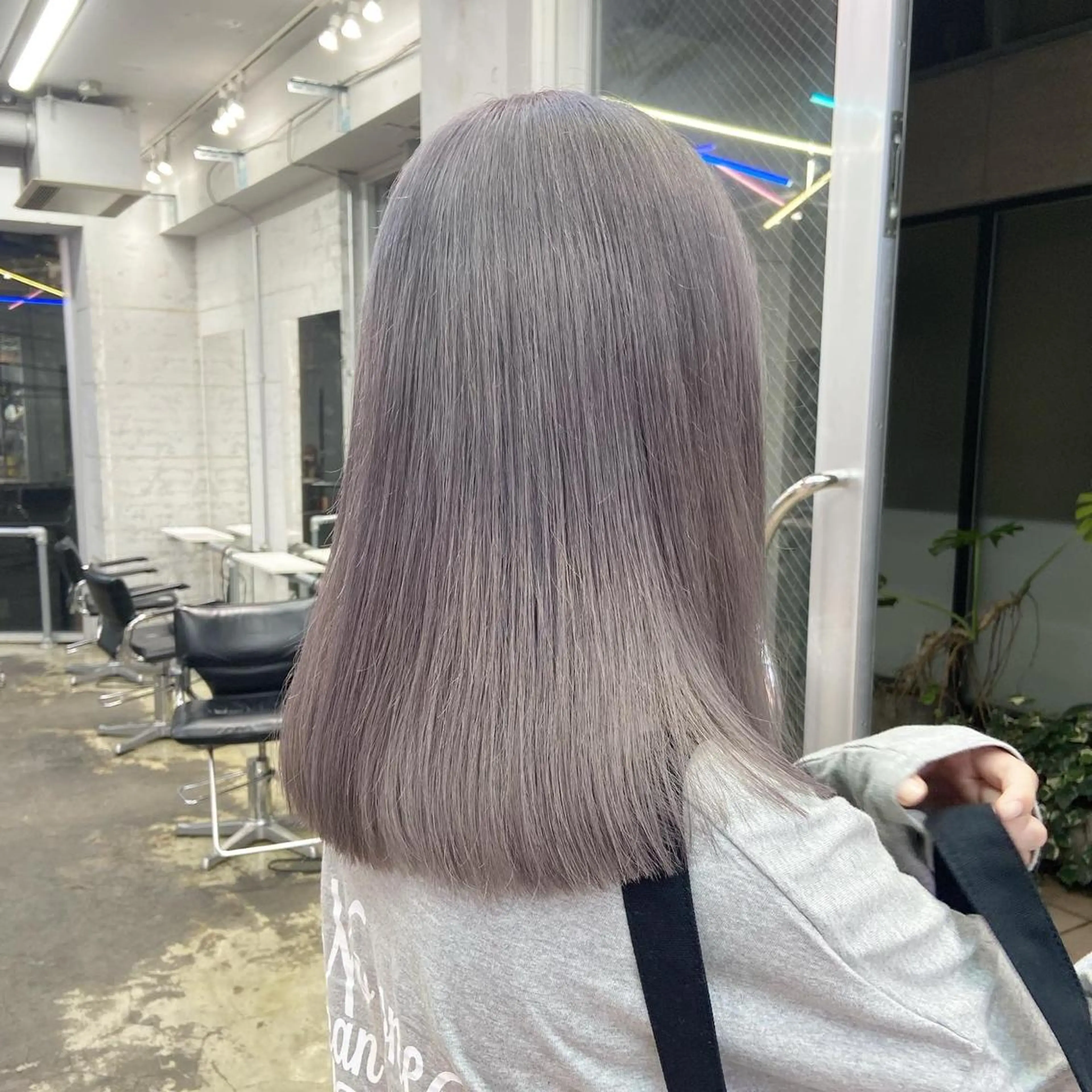 ミディアム カラー ☘️ブリーチ/ハイト ーン/レイヤー/のヘアスタイル