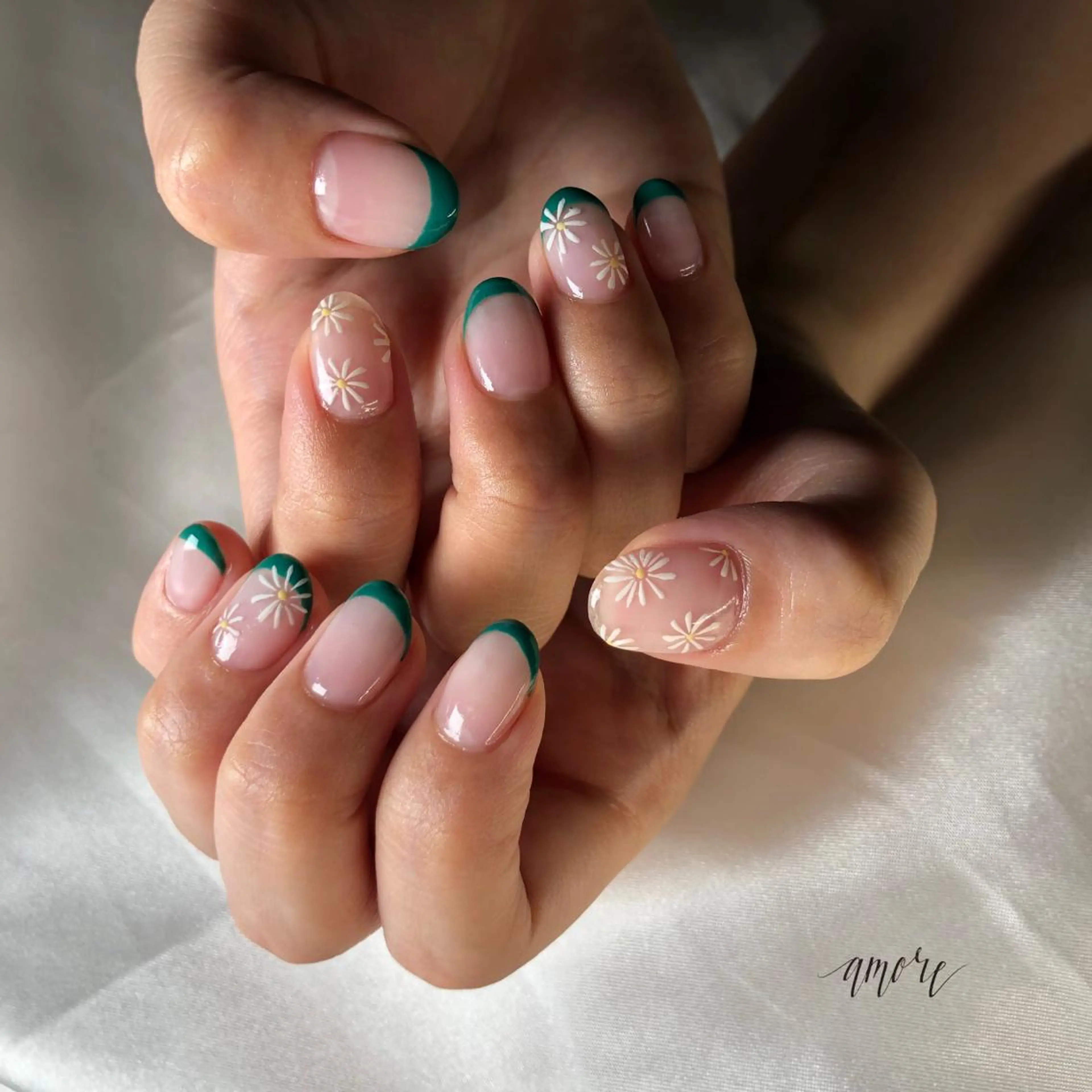 ネイル アートネイル ジェルネイル 氷ネイル・うるうるネイル マグネットネイル ミラーネイル You kyehwaのネイルデザイン