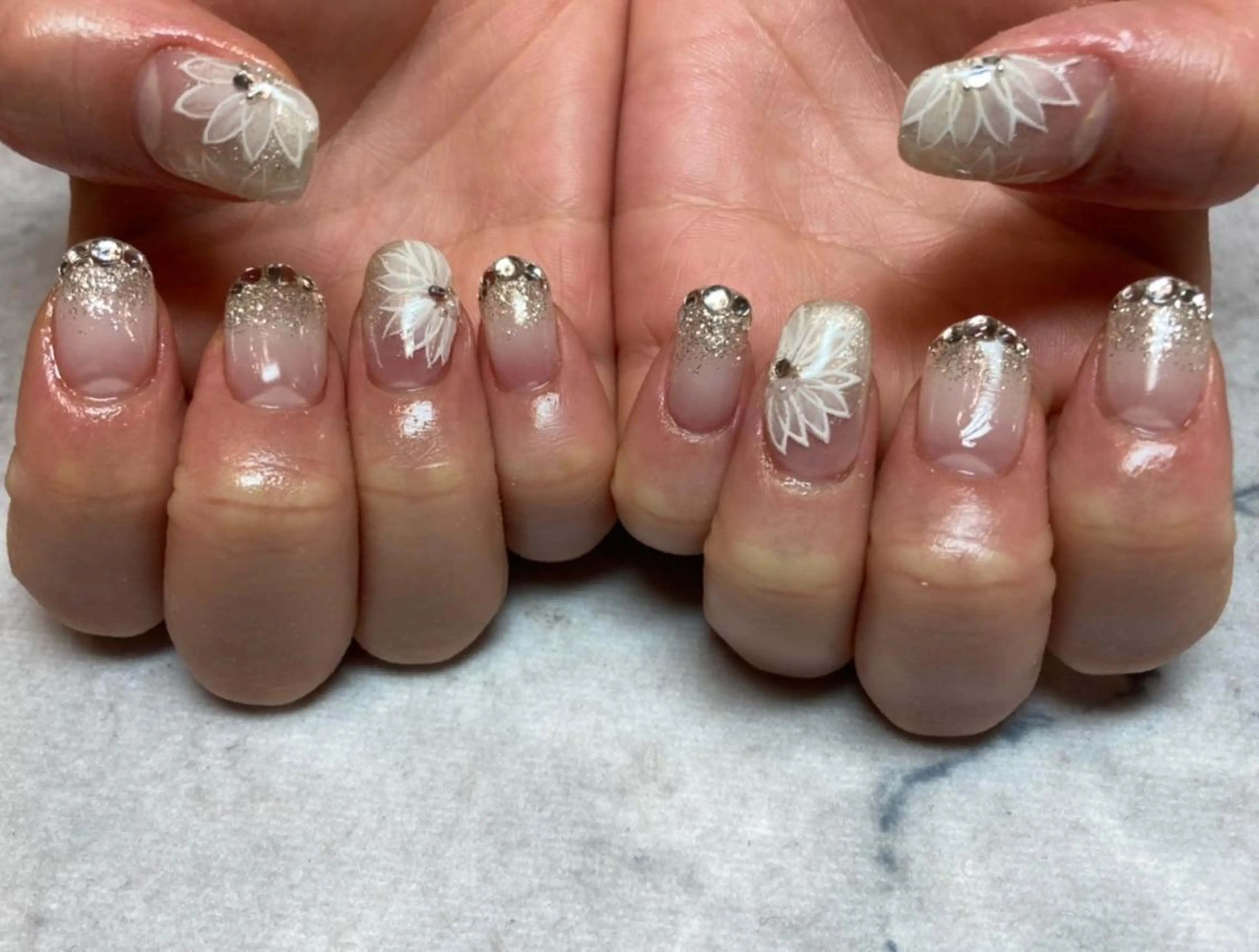 ネイル ネイルリボン 受付スタッフのネイルデザイン