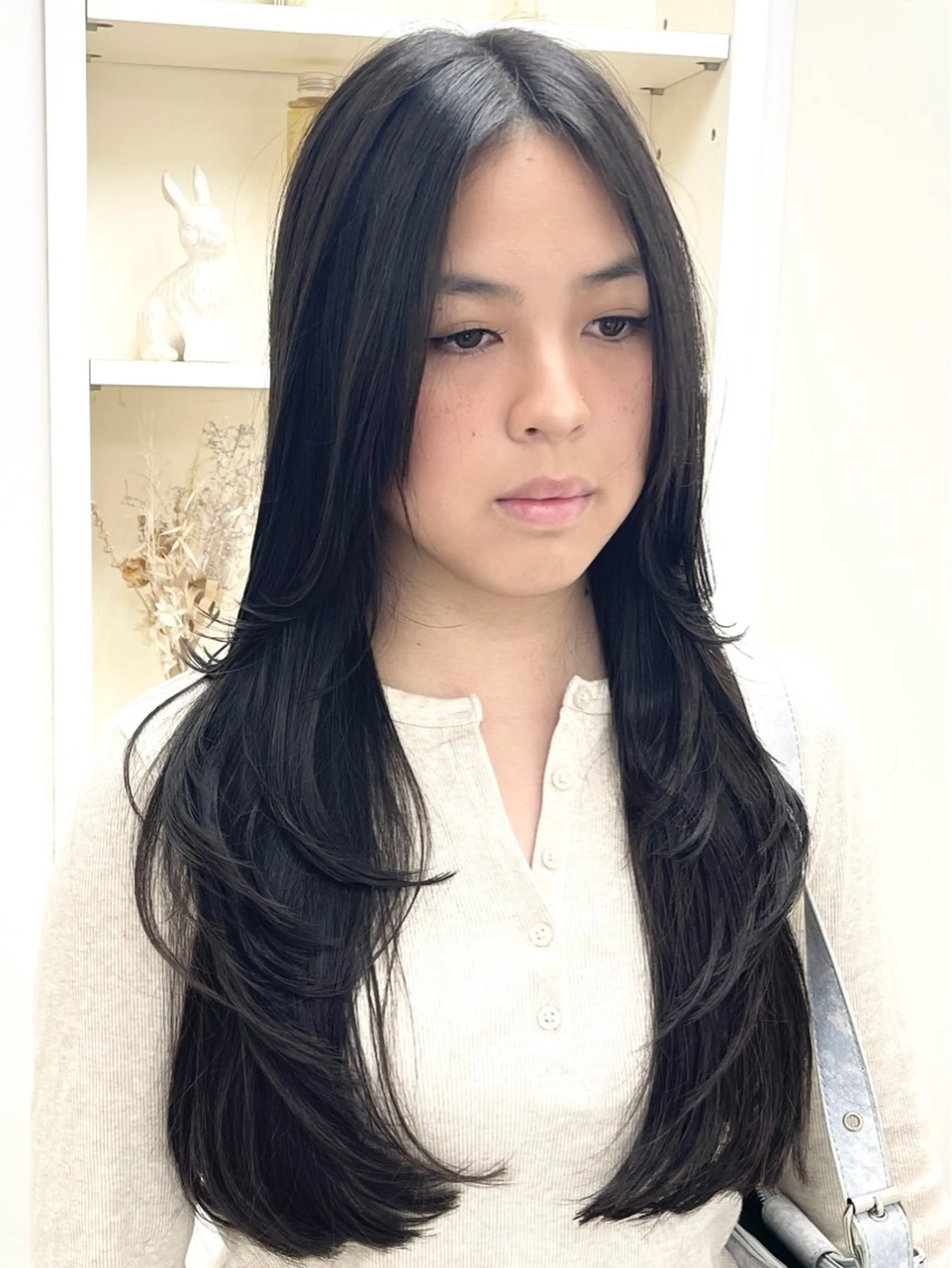 ロング ロングレイヤー レイヤーカット ロング カット ヘアカラー トリートメント 藤原 亜美🤍のヘアスタイル