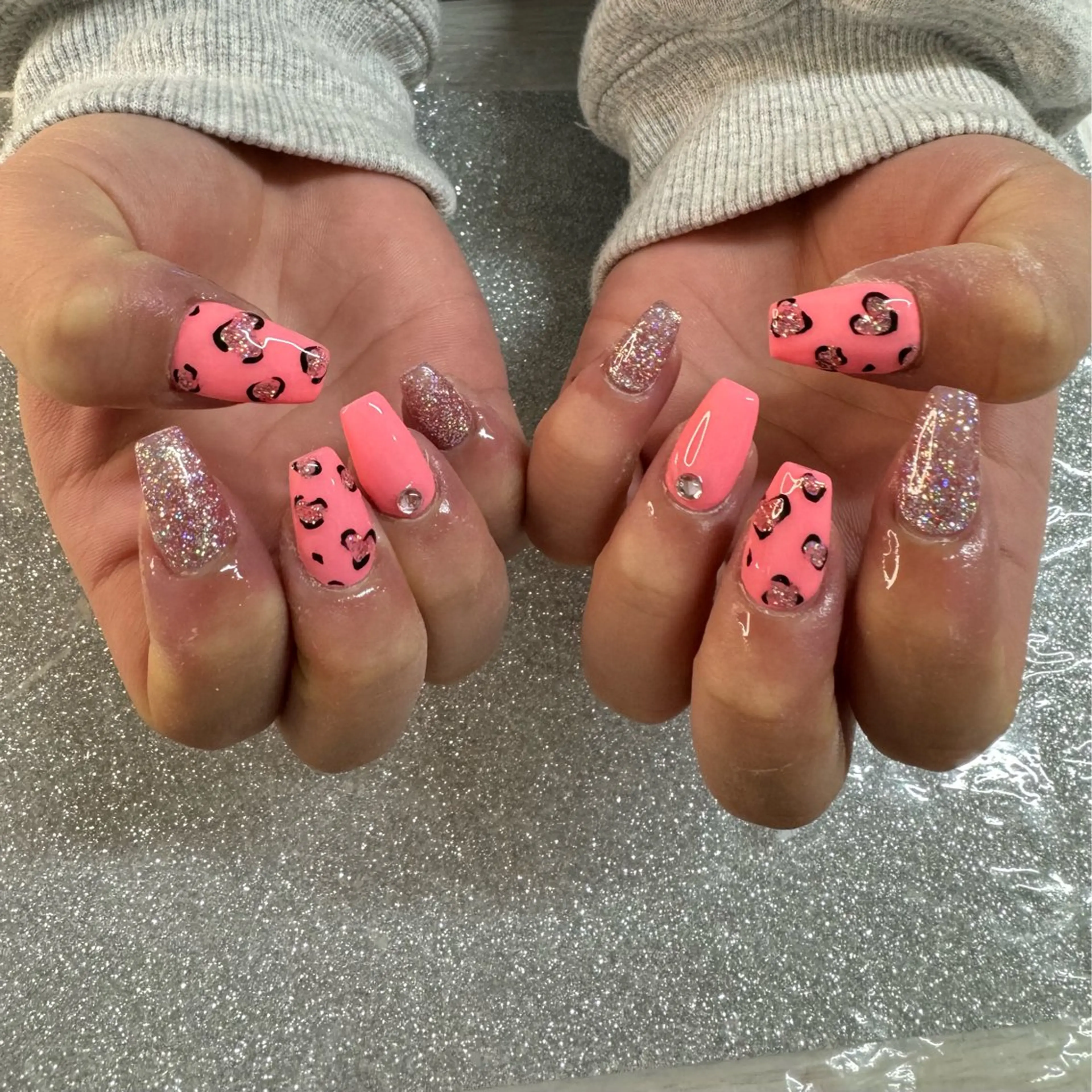 ネイル ハンドネイル VIERU 🌈🎀💖のネイルデザイン