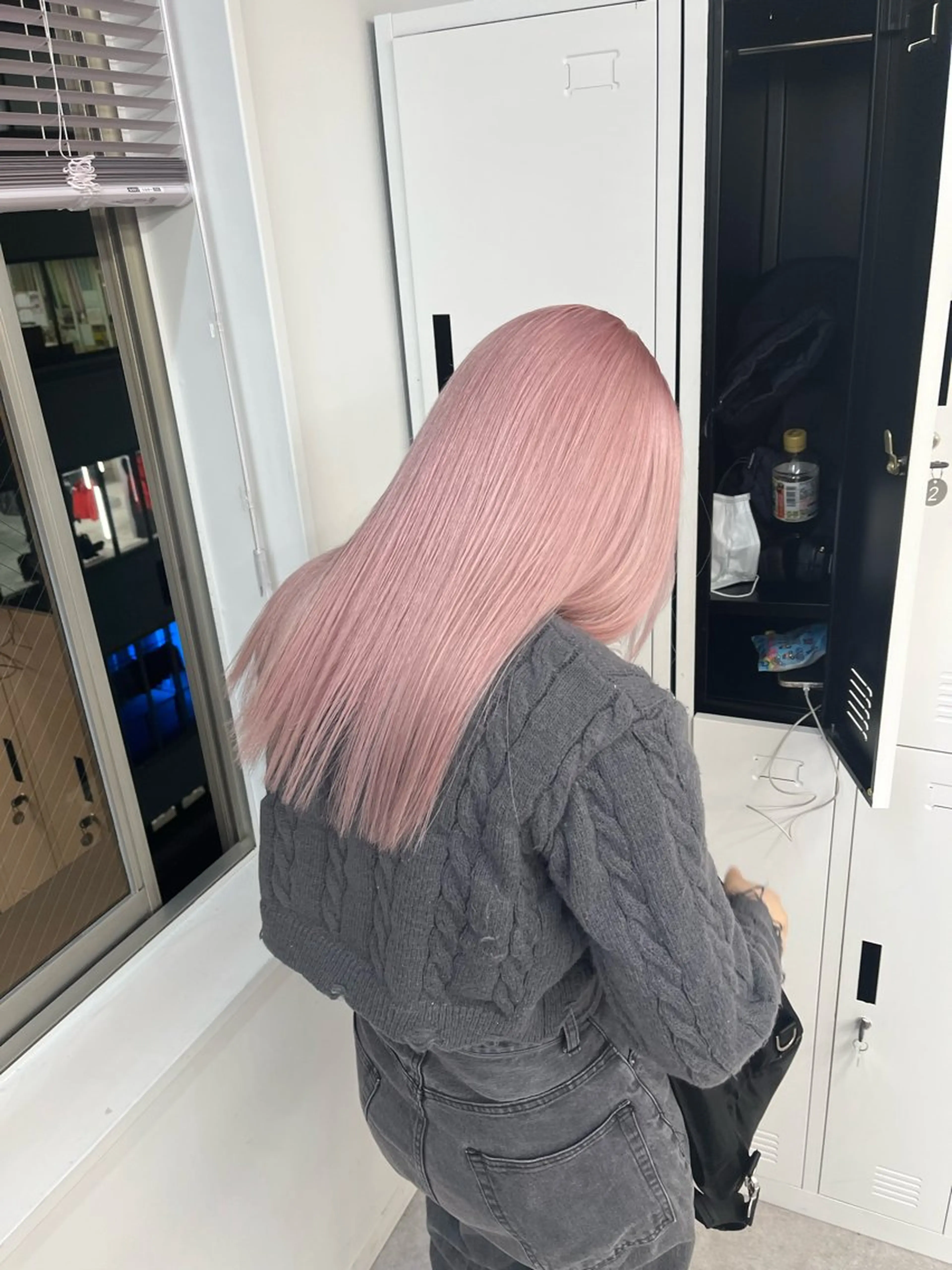 ロング カラー アッシュ ベージュカラー ブリーチ ブロンド ブロンドベージュ 💍透明感 💖艶ミルクティーのヘアスタイル