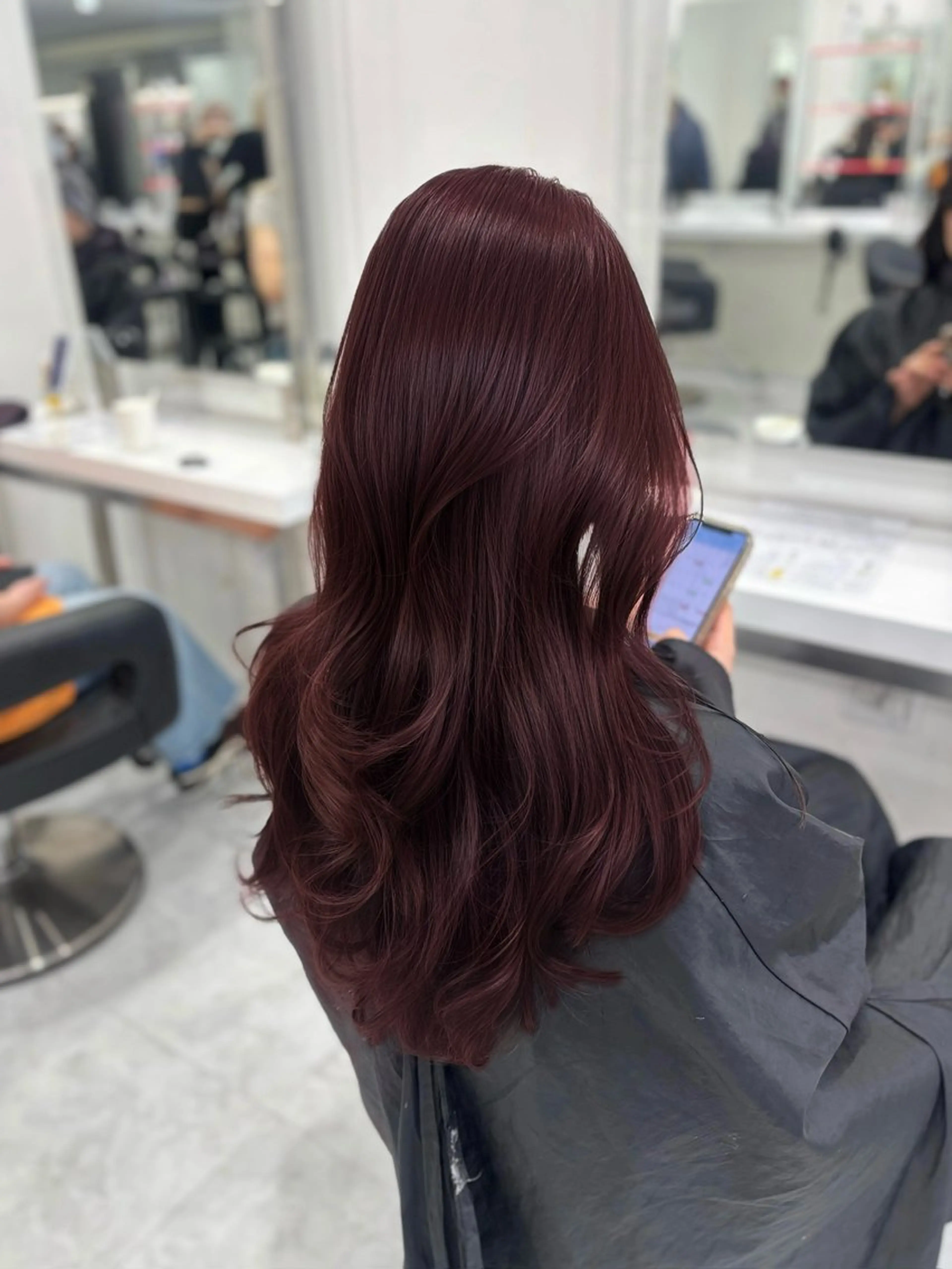 ロング ヘアカラー トリートメント ヘアセット 赤髪/ワインレッド/ 韓国系 まなかのヘアスタイル
