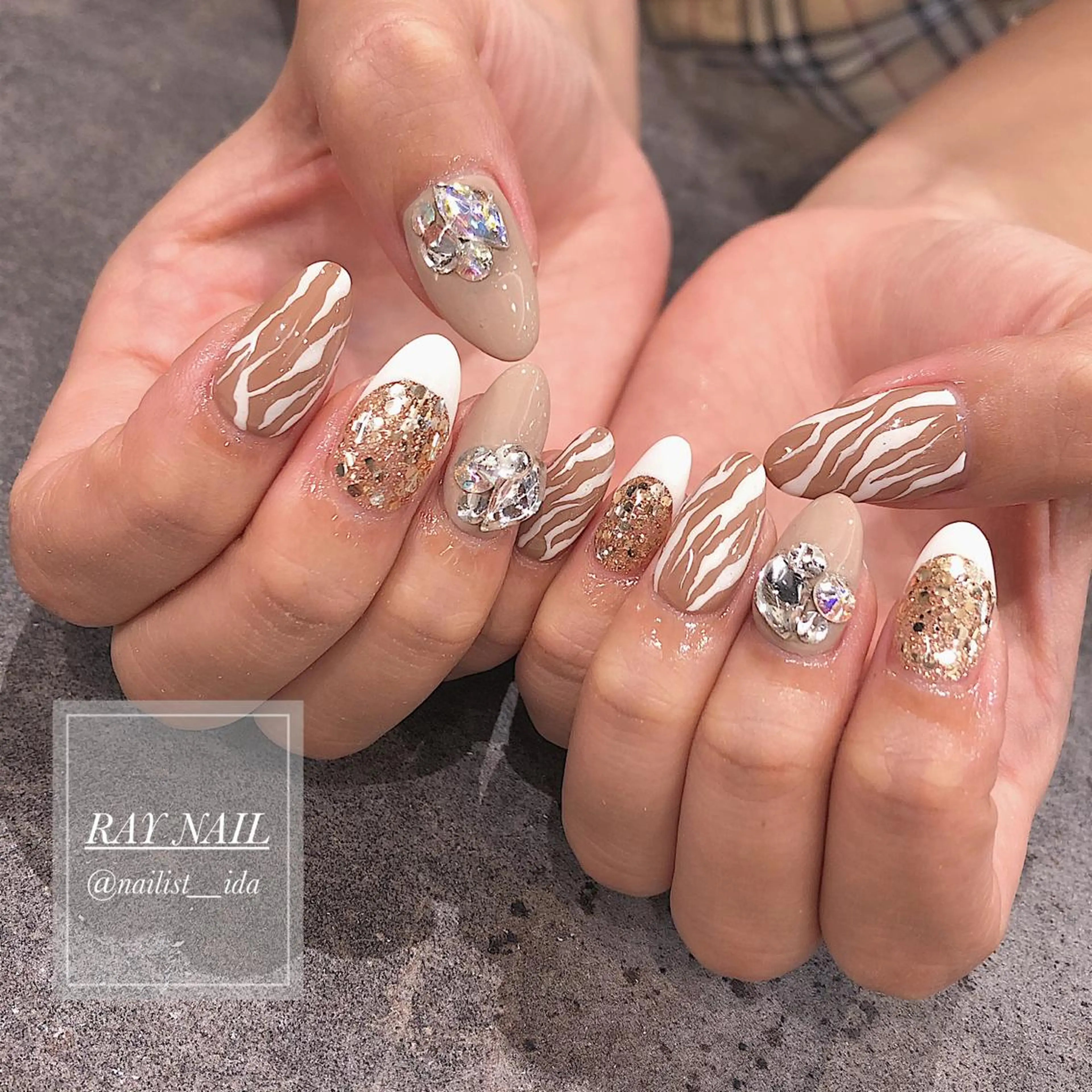 ネイル アニマル柄 Arowa 伊田のネイルデザイン