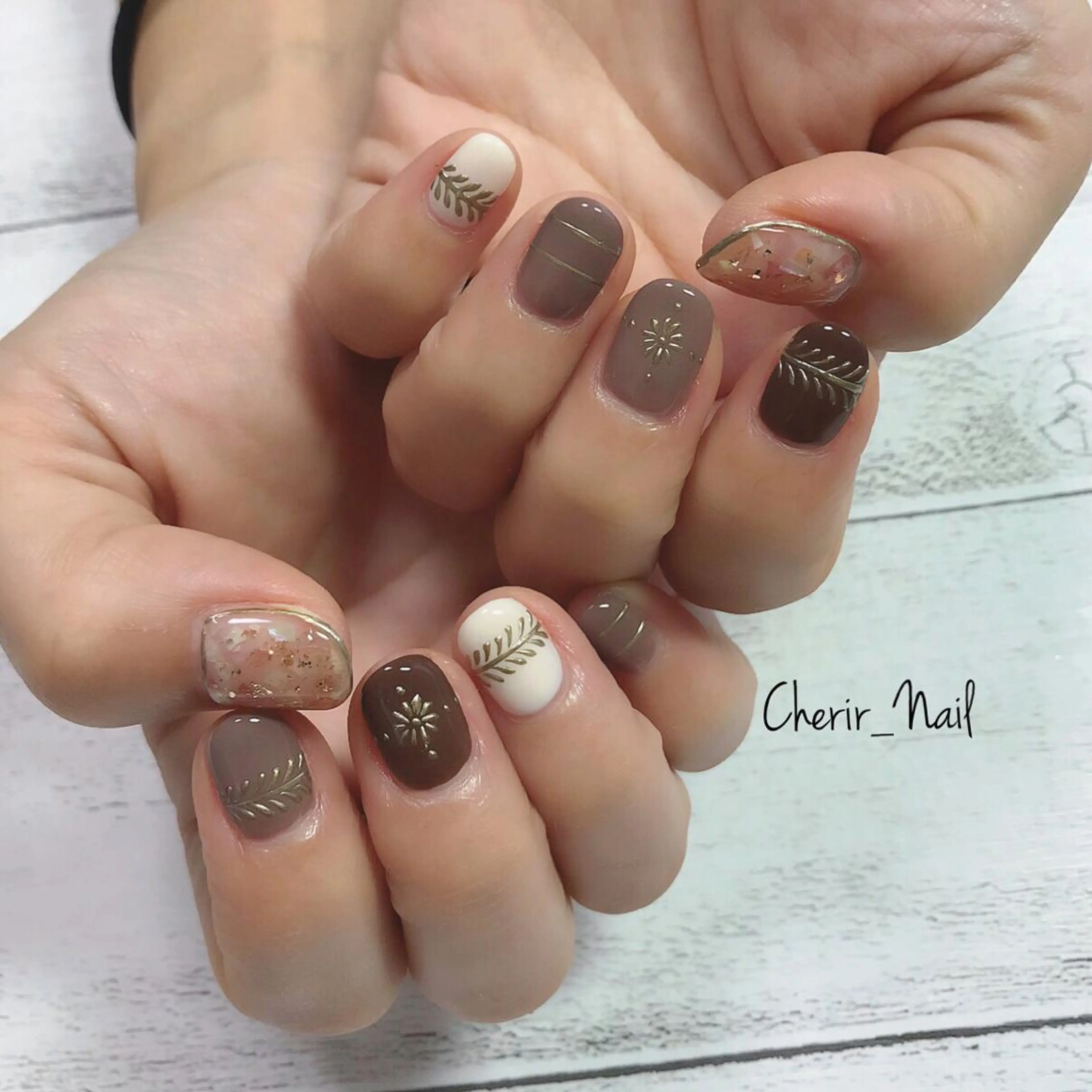 ネイル ブラウン クリアネイル ワンカラーネイル 冬ネイル Cherirnail kaoriのネイルデザイン