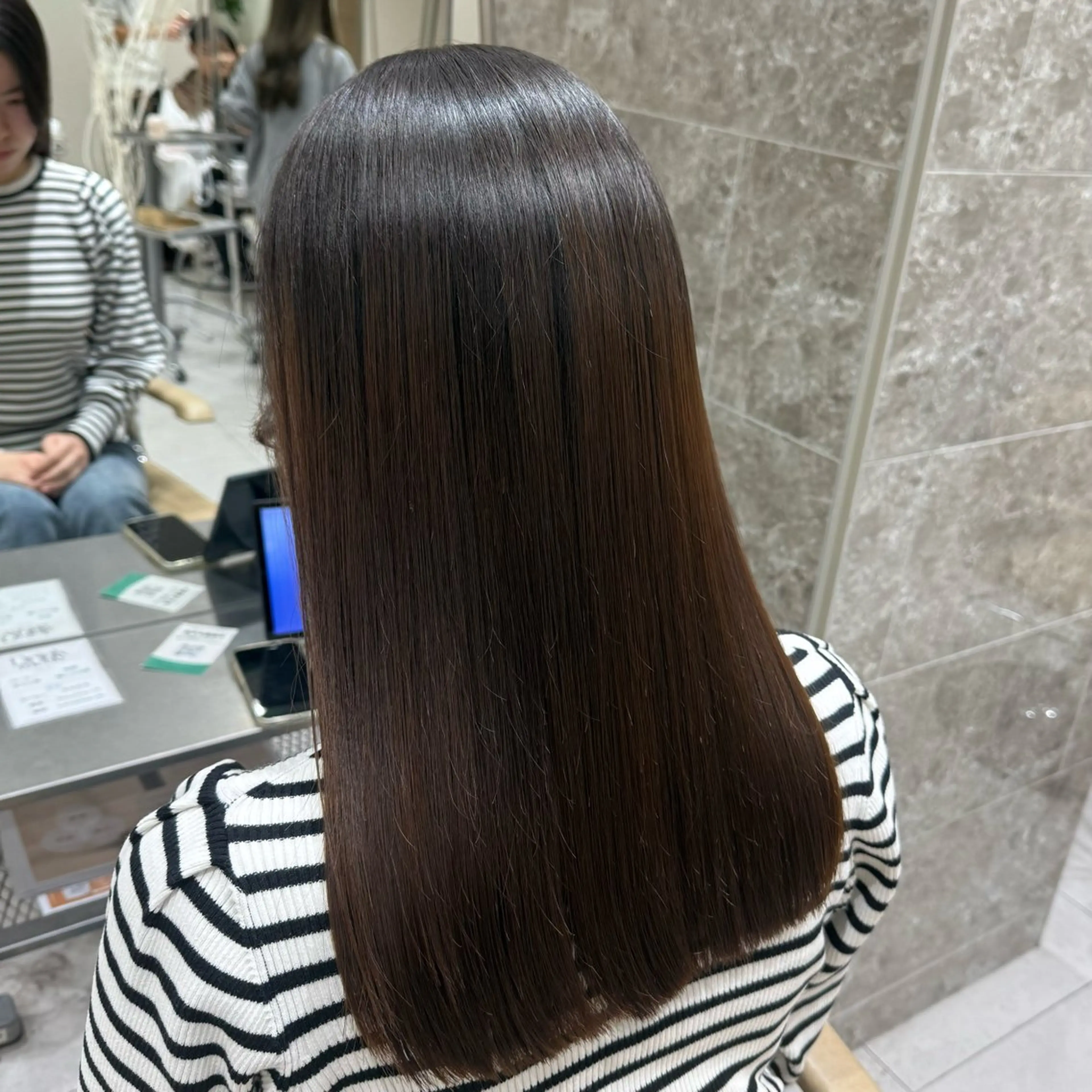 ロング カット 韓国レイヤー｜ 透明感カラー｜ココナのヘアスタイル
