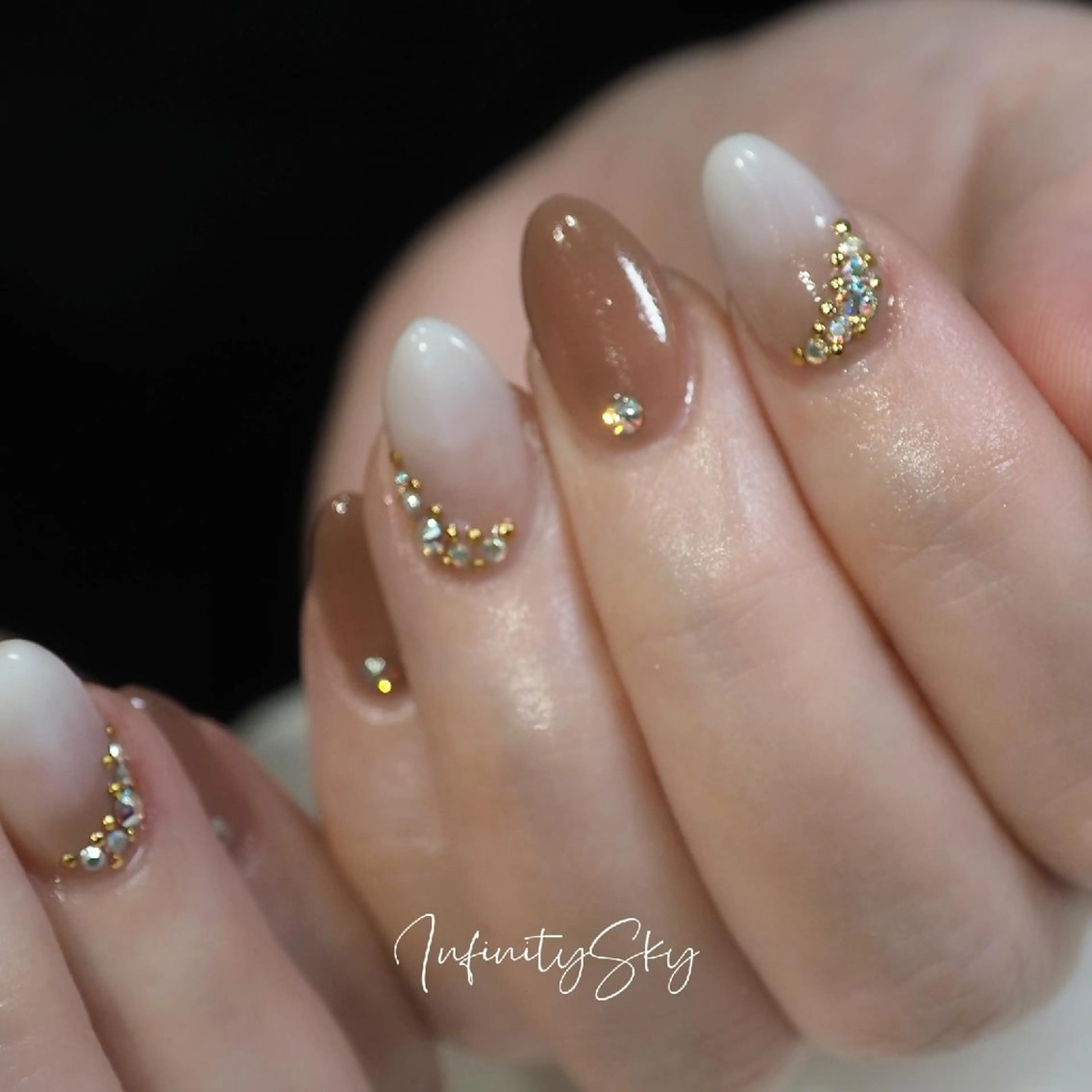 ネイル アートネイル ストーンネイル ハンドネイル infinity skyのネイルデザイン