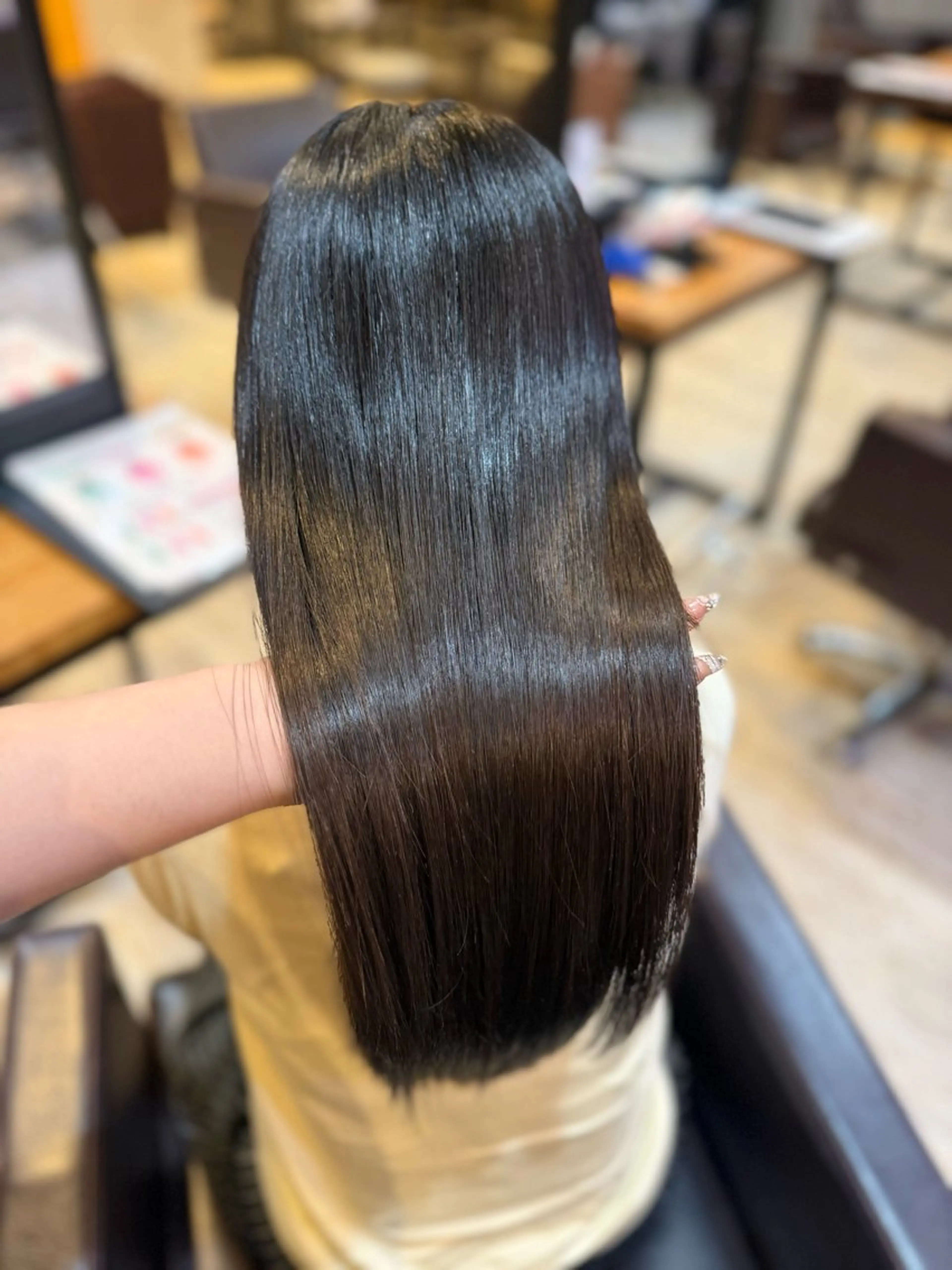 ロング カラー カット 縮毛矯正 梨ア .のヘアスタイル