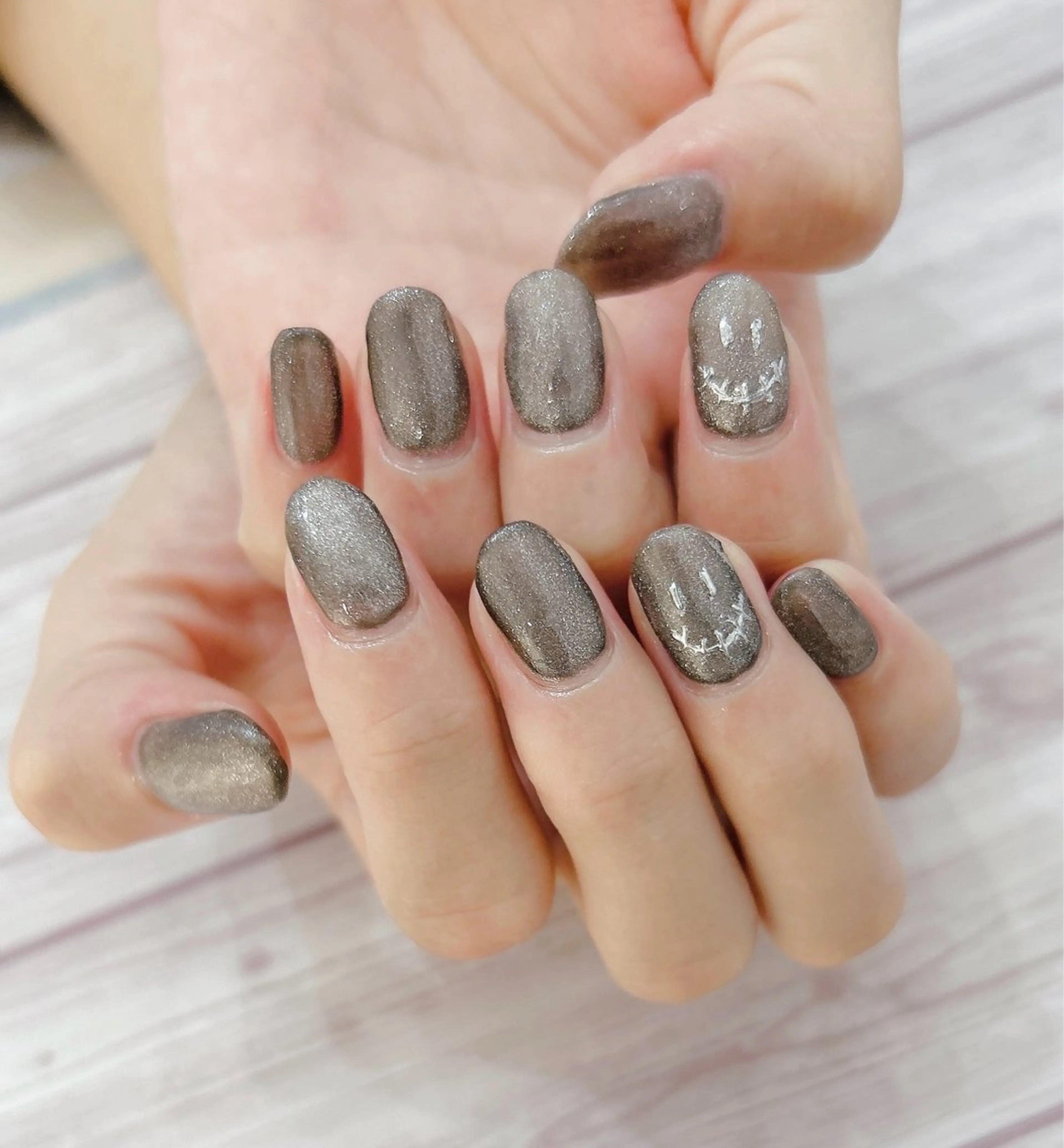 ネイル ハロウィン マグネットネイル MYu Beauty Salon YURIのネイルデザイン