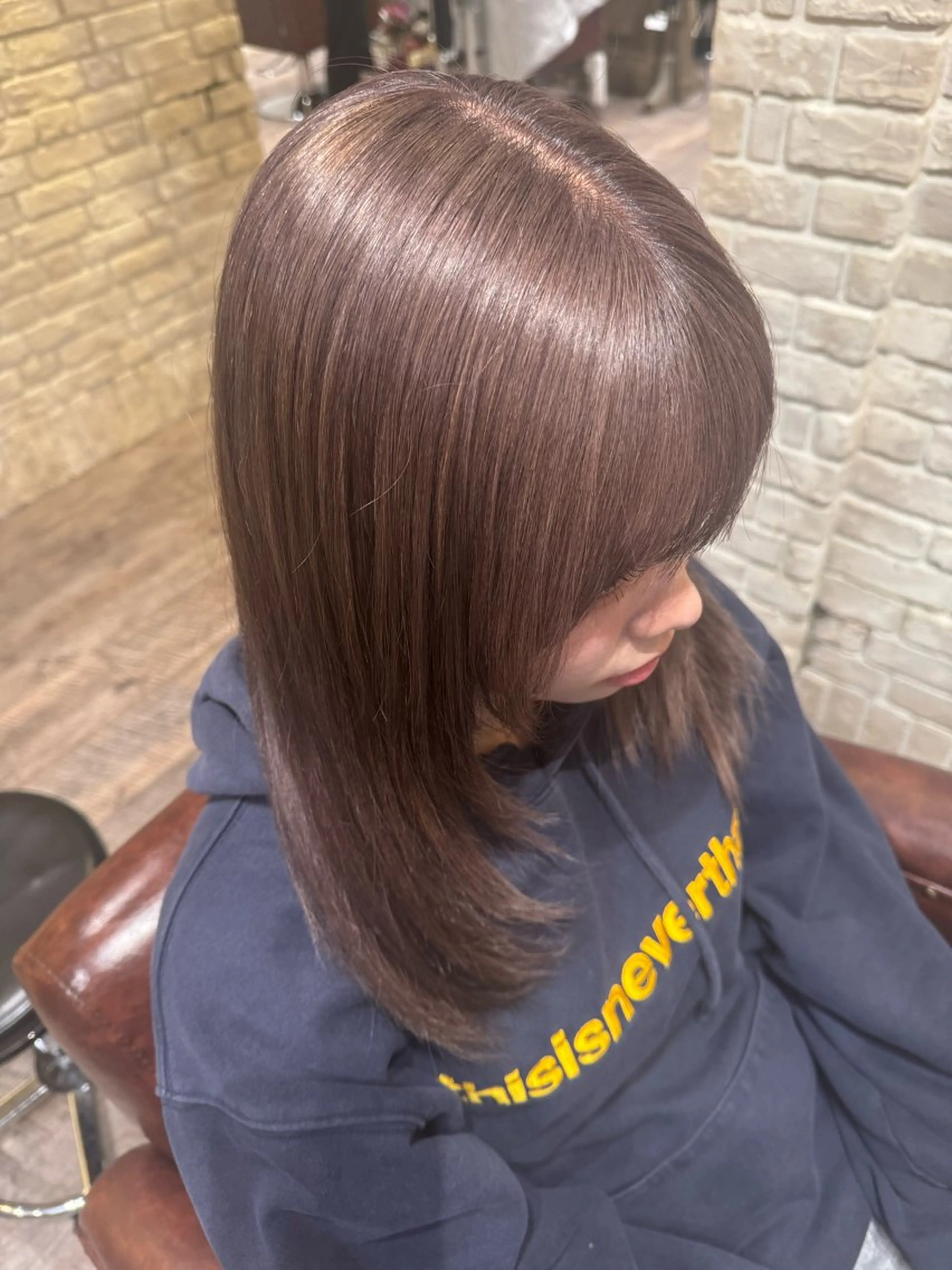 セミロング カラー グレージュ ラベンダーカラー ラベンダーグレージュ ラベンダーグレー 野口 菜緒のヘアスタイル