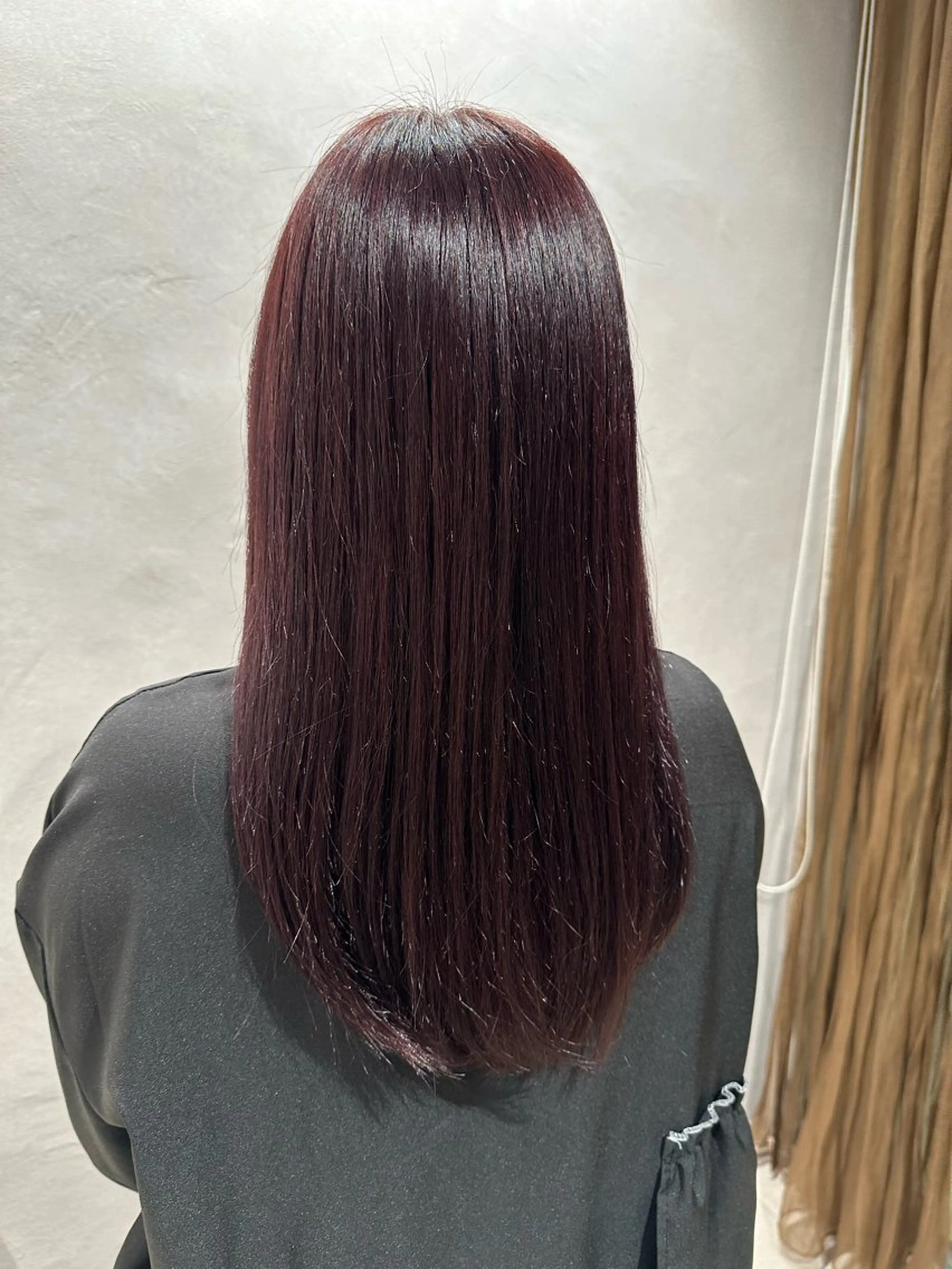 ロング Aura所属・丸山 心 / 艶カラーのヘアスタイル