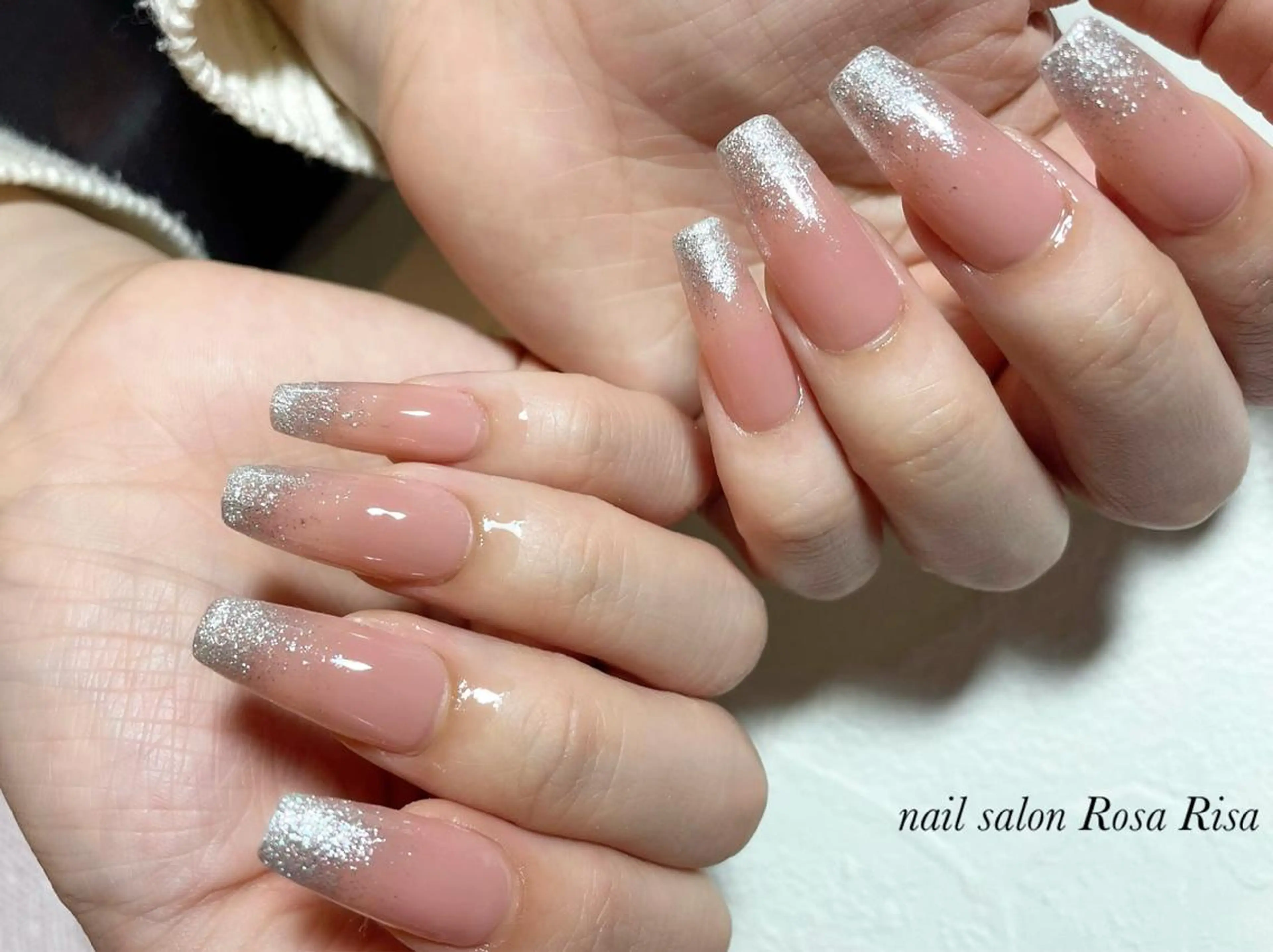 ロング ネイル ラメ(グリッター) ネイルスタジオ シェイクユアハンズのネイルデザイン