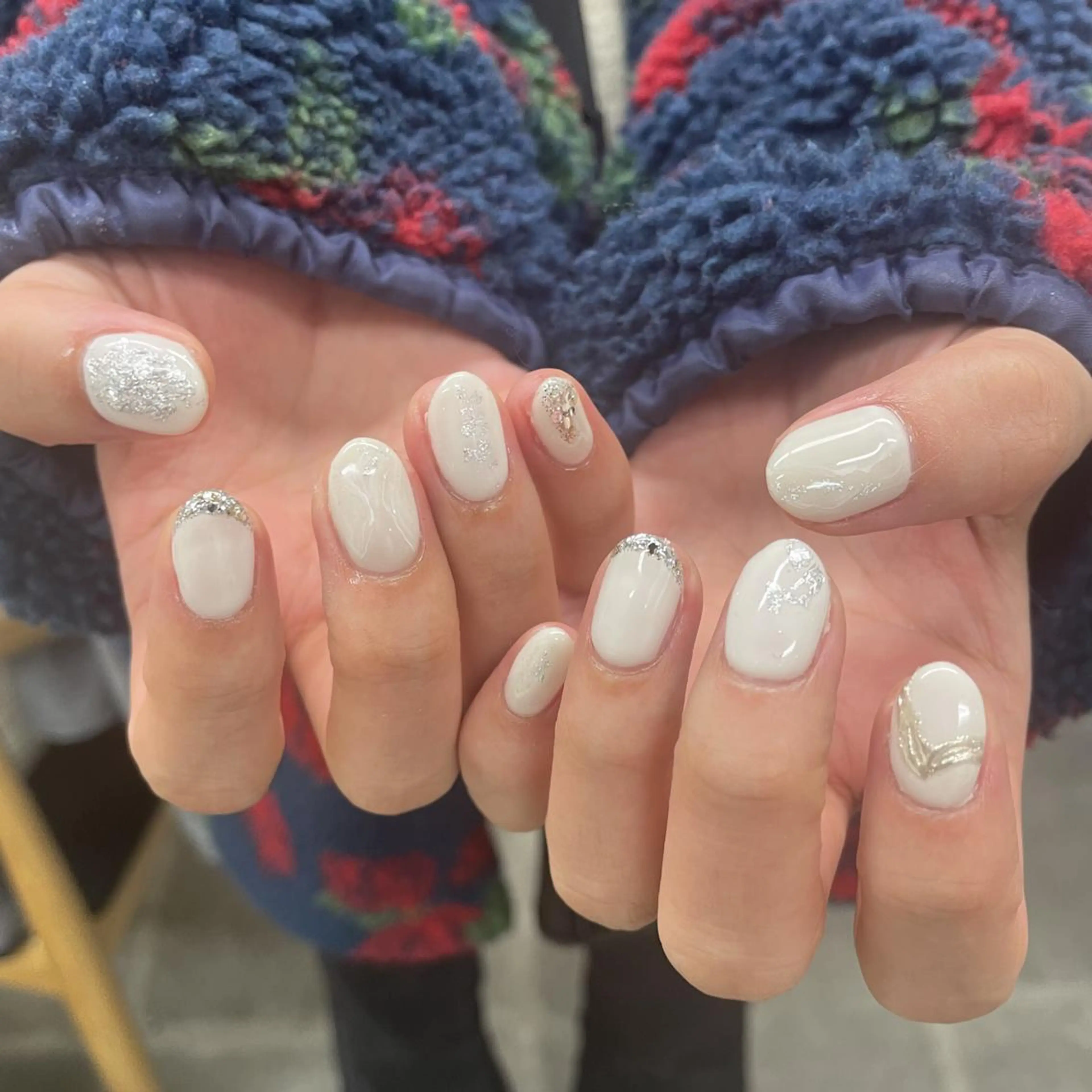 ネイル アートネイル べっ甲ネイル ジェルネイル グリーン キラキラネイル nailstudio eviz新宿店のネイルデザイン