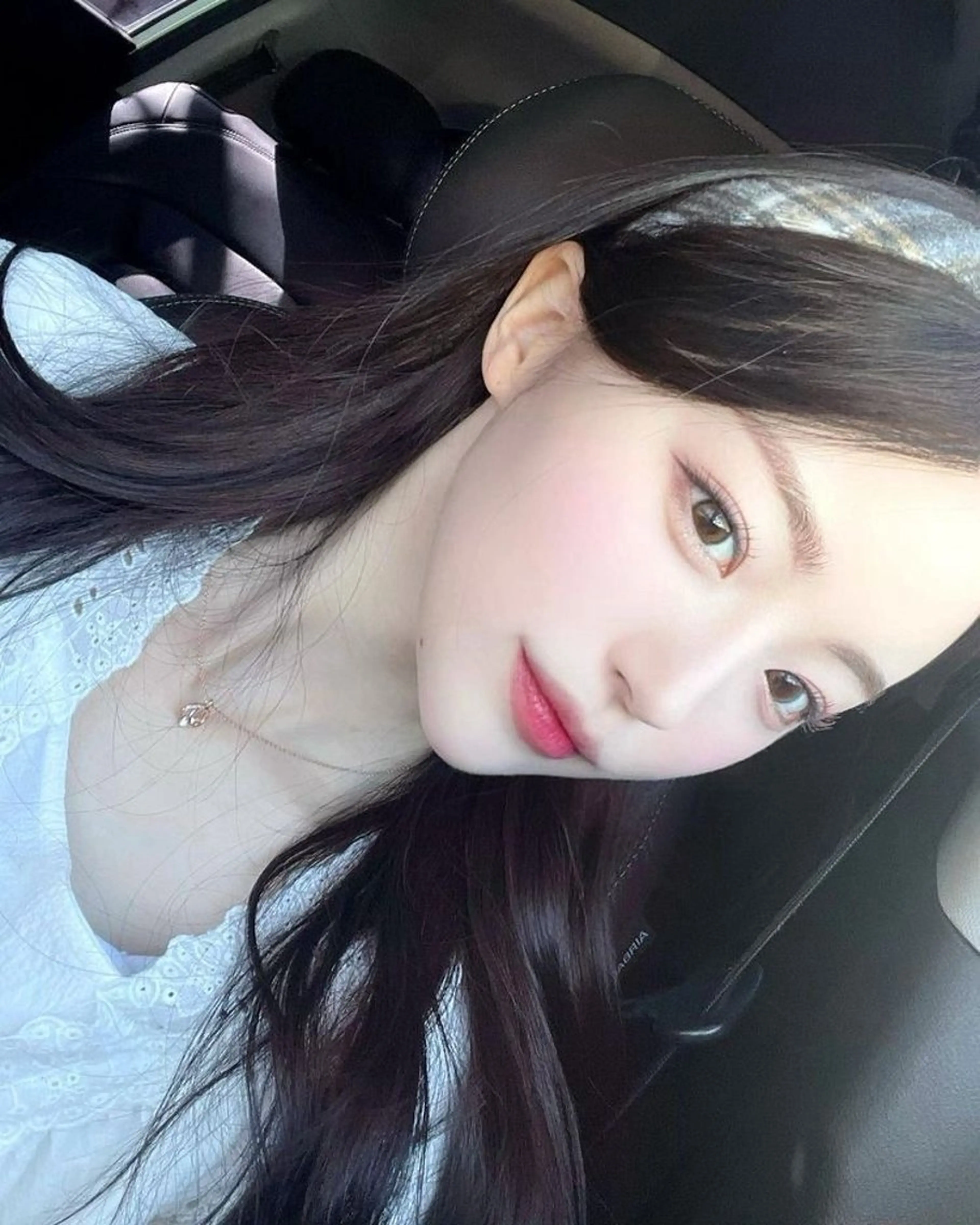 セミロング カラー カット ヘアカラー トリートメント 莉乃/縮毛矯正/髪質 改善/艶カラーのヘアスタイル