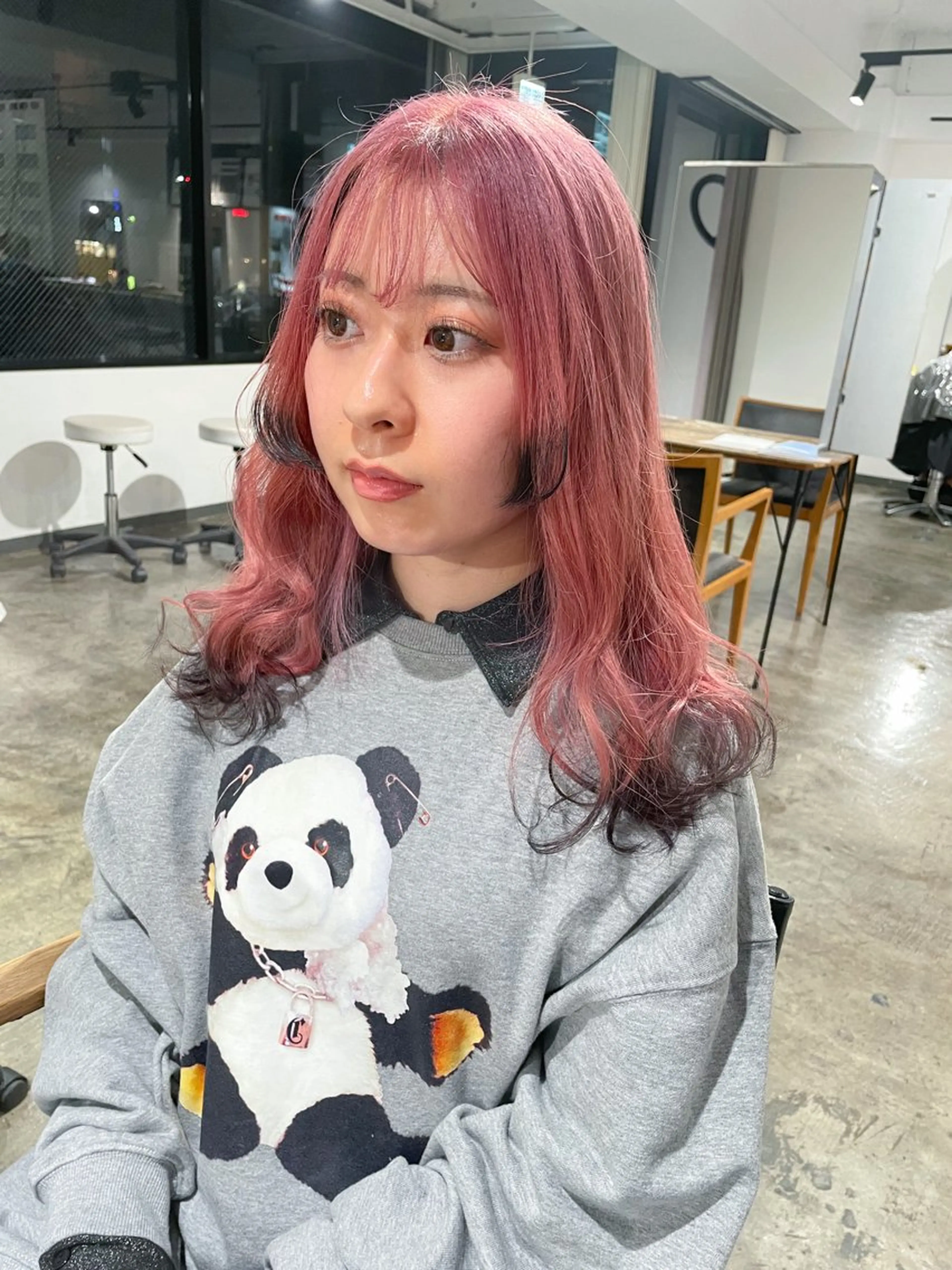 ロング カラー 黒髪 ハイトーンカラー ピンクカラー ヘアカラー トリートメント ハイトーン/レイヤー /ケアブリーチ石川治のヘアスタイル