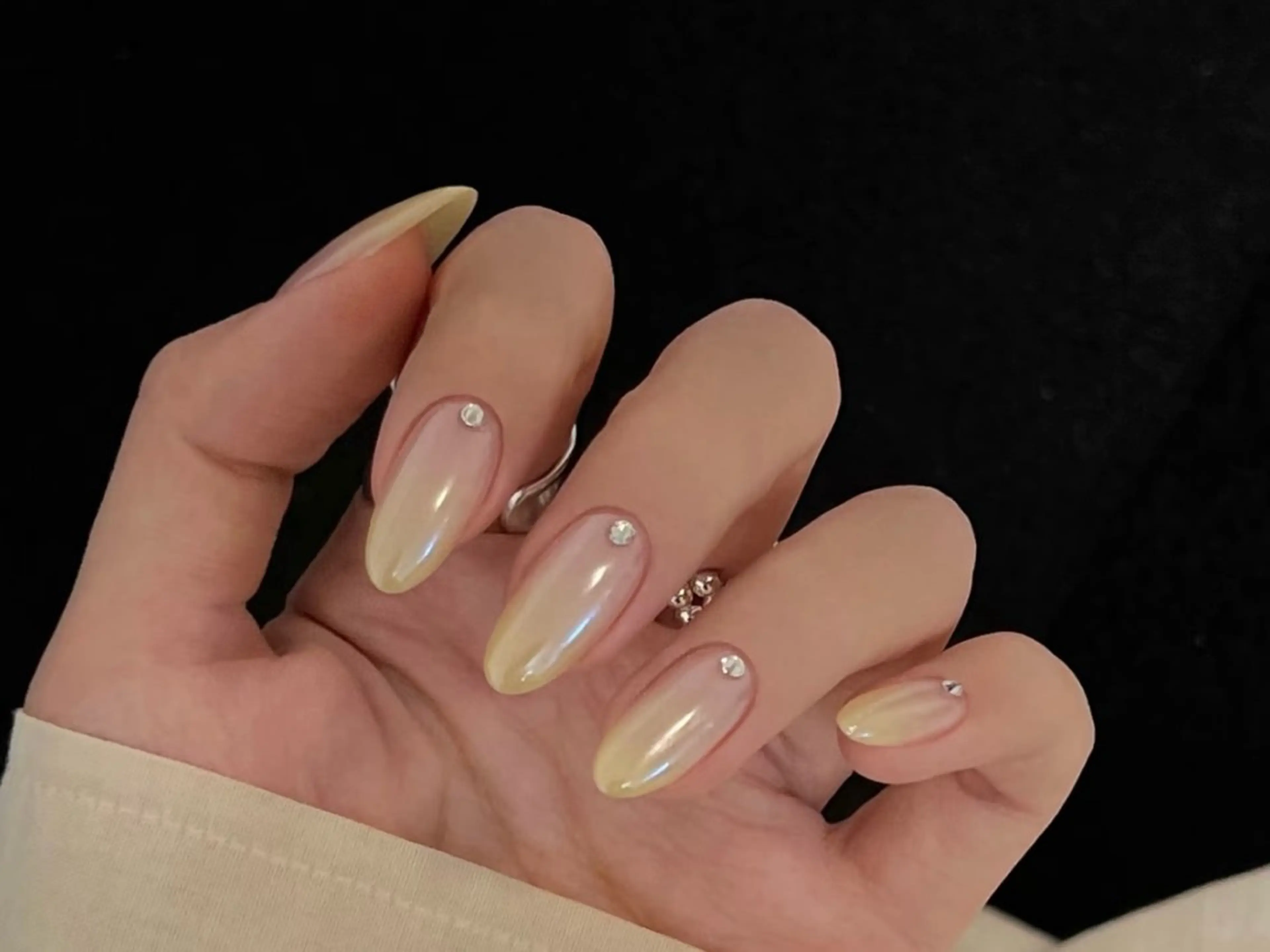 ミディアム ハンドネイル Atelier nail salonのネイルデザイン