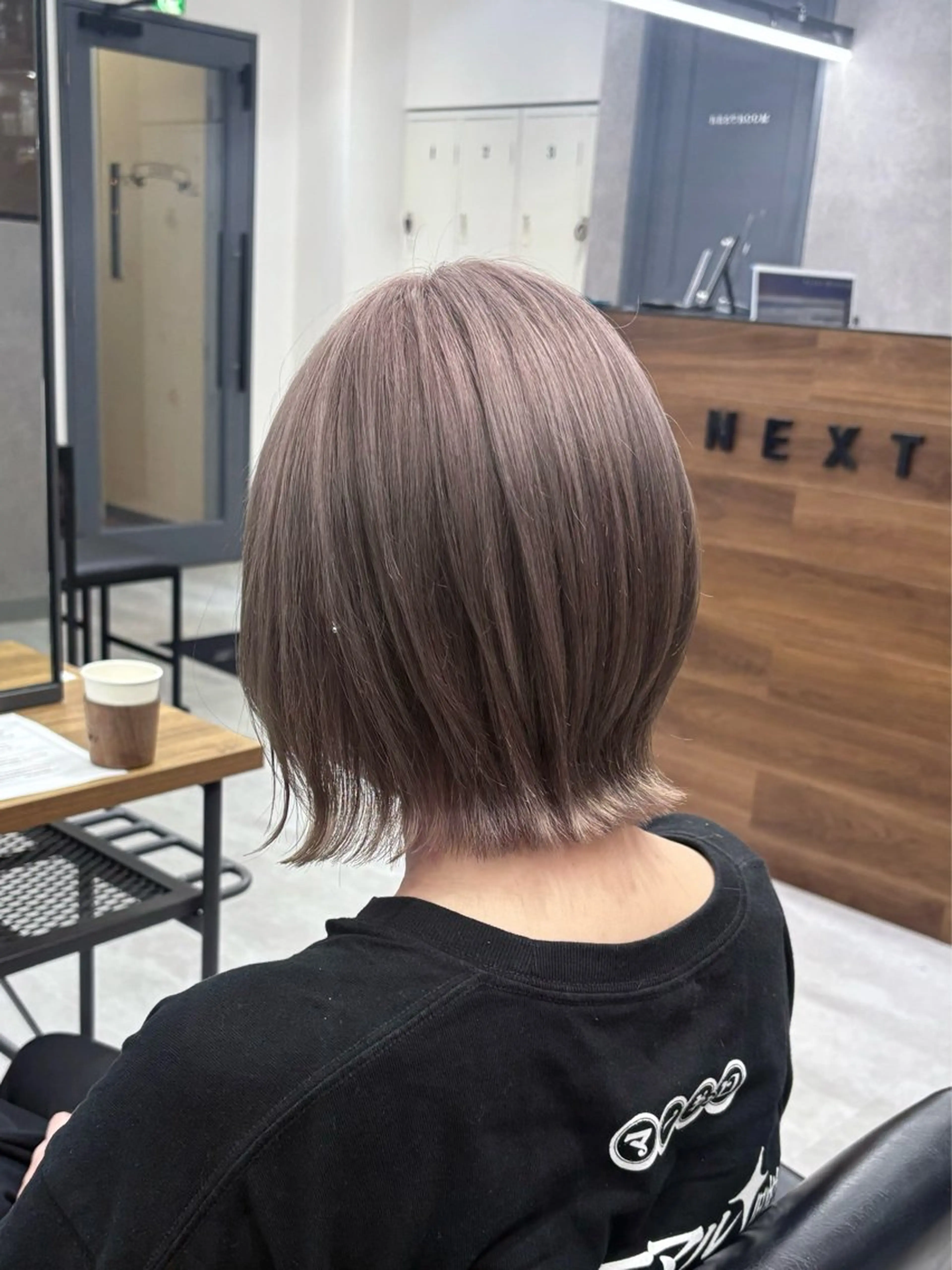 ショート カラー ボブレイヤー グレージュ ボブ レイヤーカット カット ヘアカラー ENA💗NEXT /ハイトーンエクステのヘアスタイル