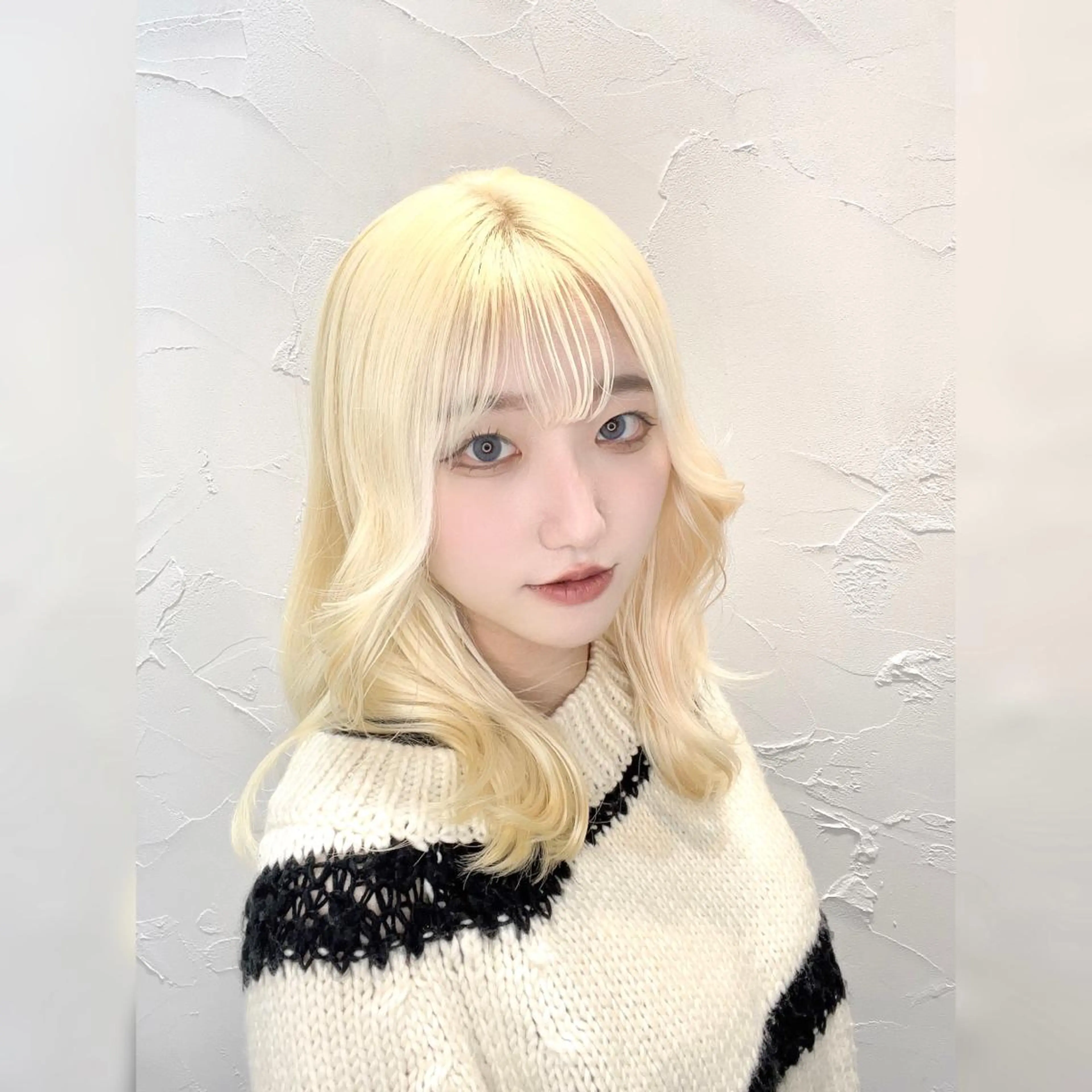 セミロング カラー 抜きっぱなしブロンド ブロンド ヘアカラー ♥️ルフ🐒 ミレイ♥️のヘアスタイル