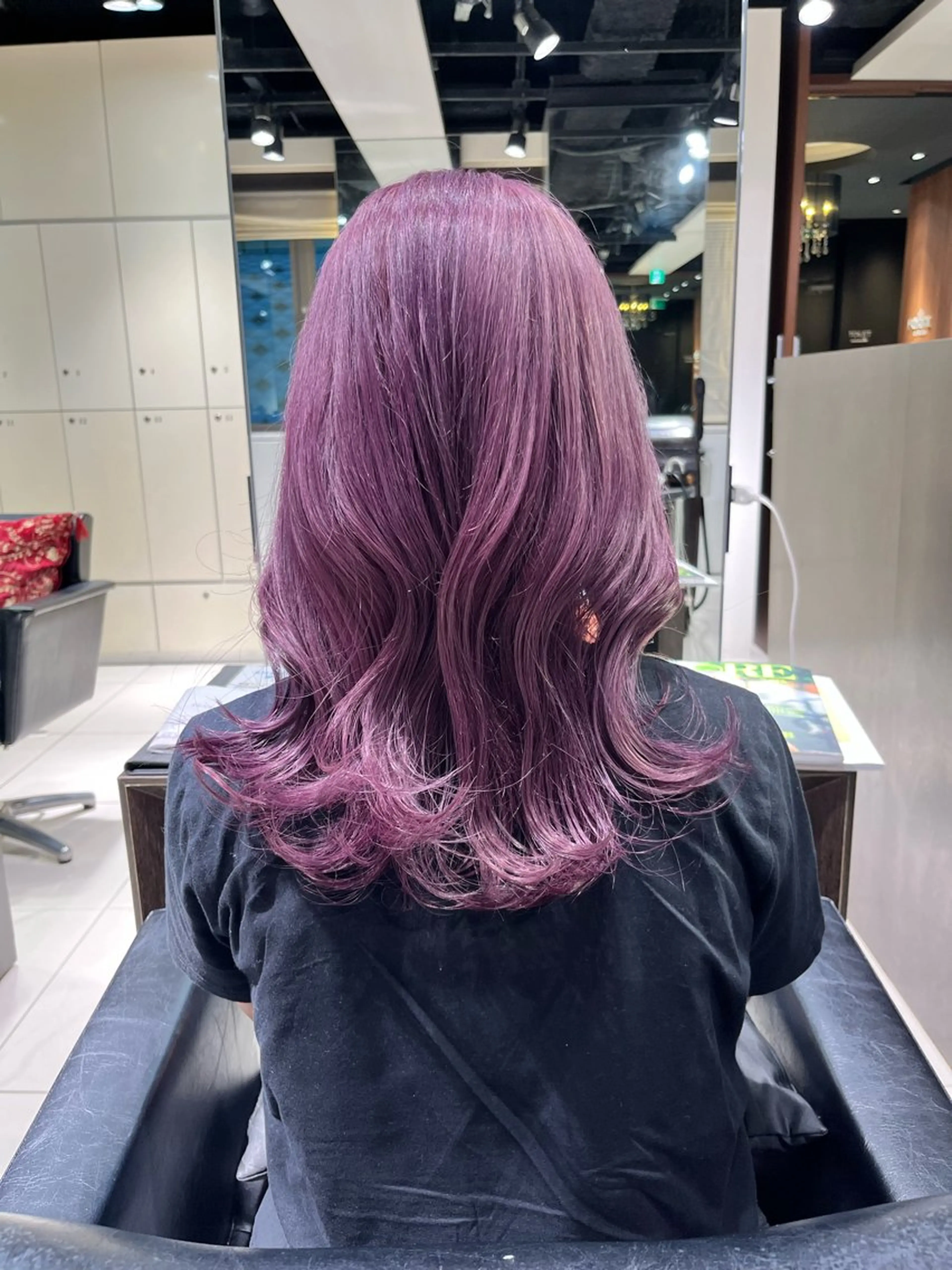 セミロング ヘアカラー レイヤー×艶髪🤎. 𝜗𝜚hitomiのヘアスタイル