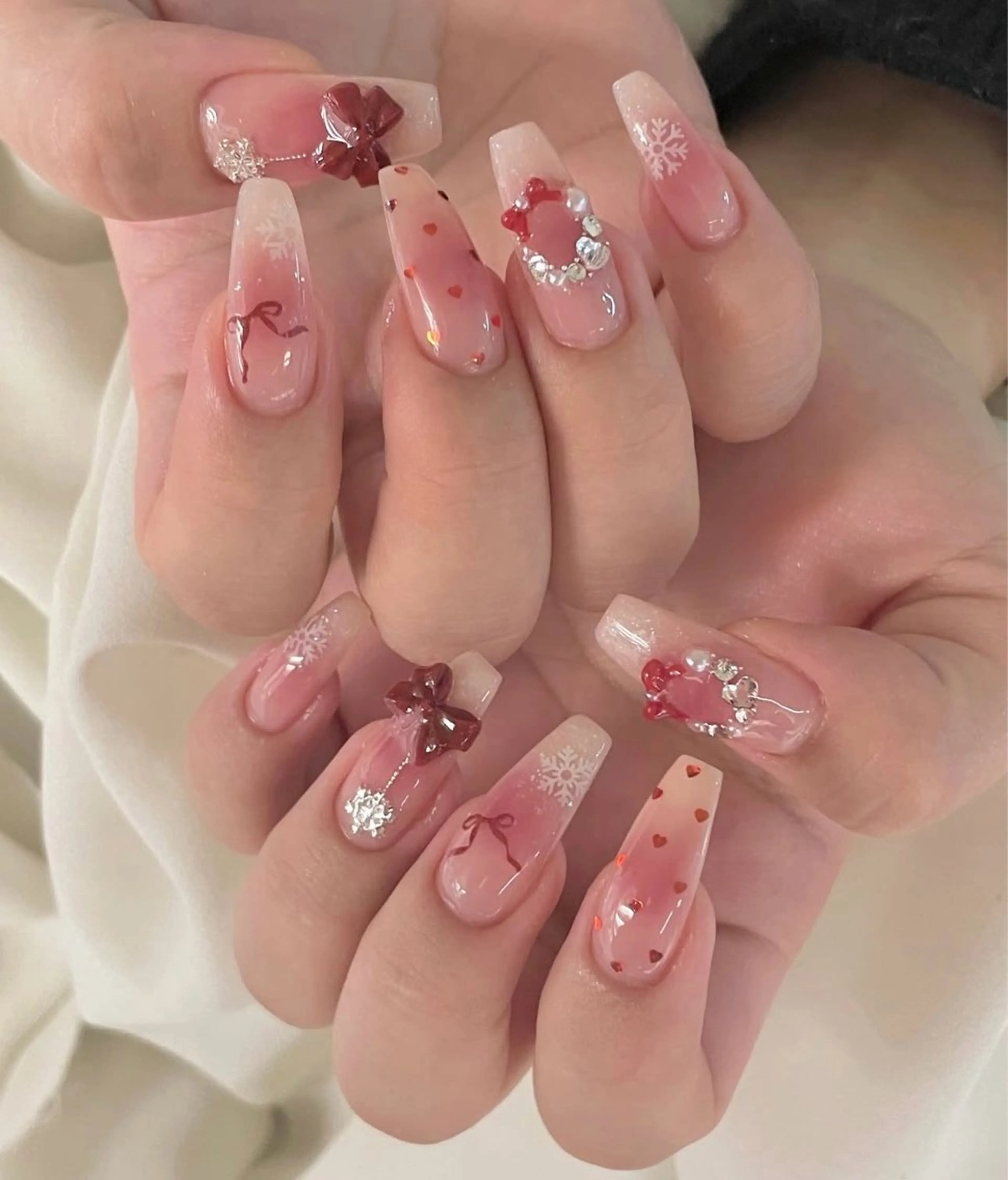 ネイル チークネイル フレンチネイル グラデーション 韓国ネイル マグネットネイル Hana Nailのネイルデザイン