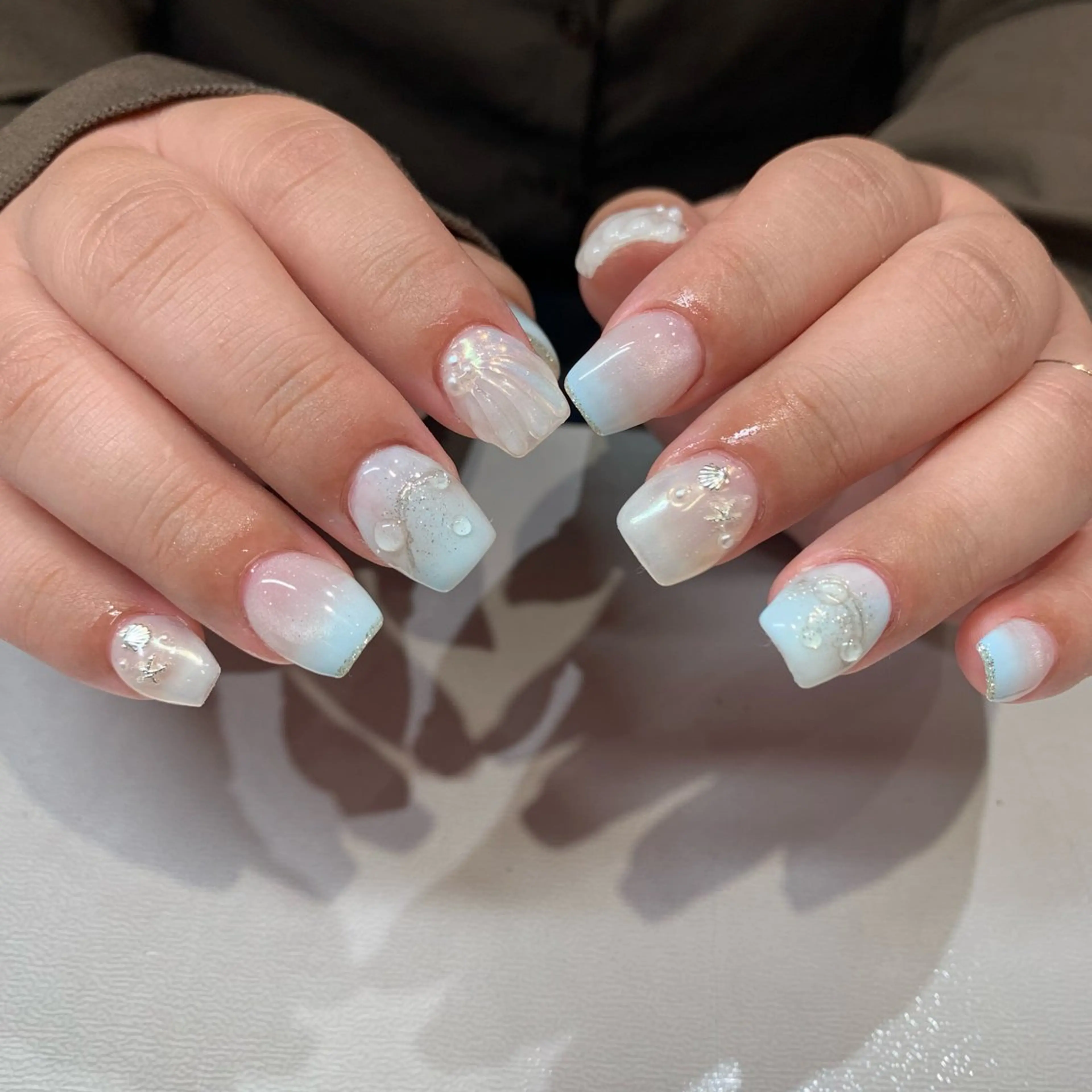 ネイル オーロラネイル 持ち込み nailAVANCE akariのネイルデザイン