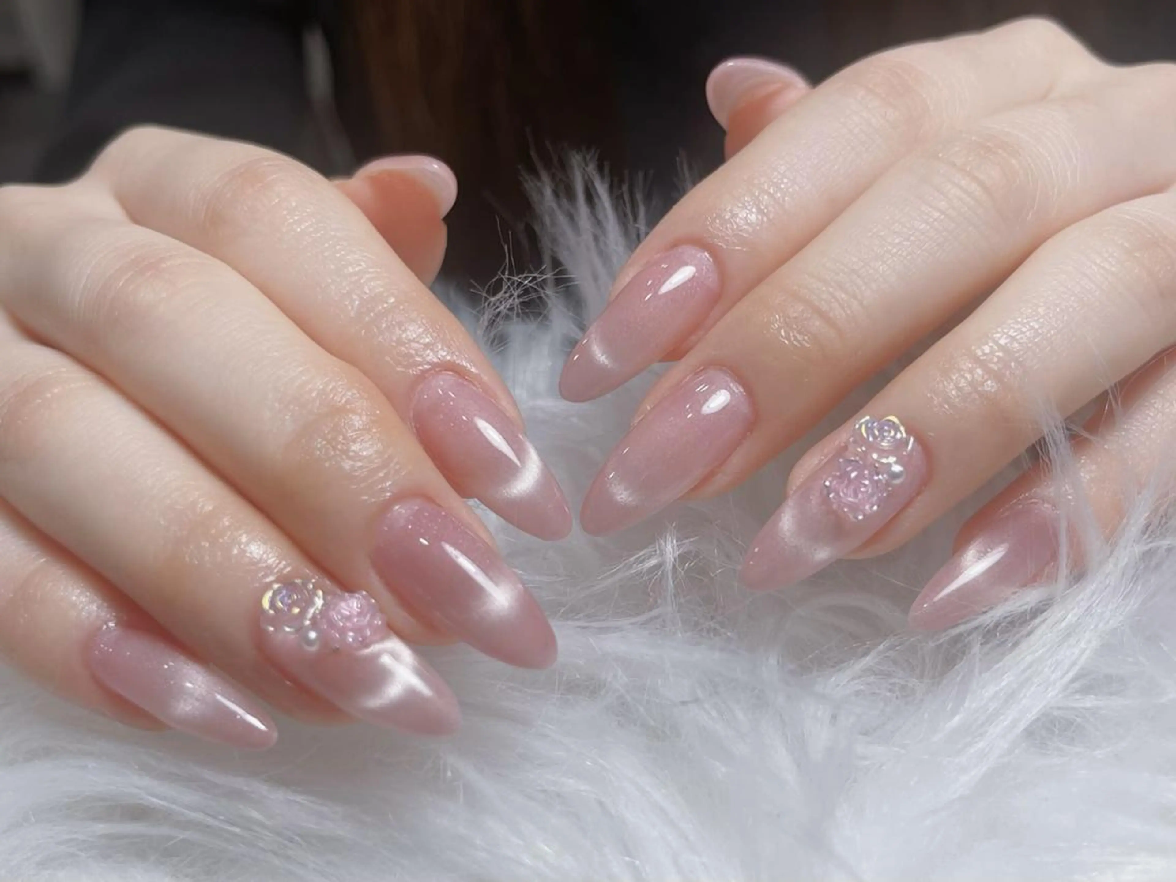 ネイル オーロラネイル 長さ出し フットネイル フレンチネイル ジェルネイル ハンドネイル Emi🌸Belle Nail Salonのネイルデザイン