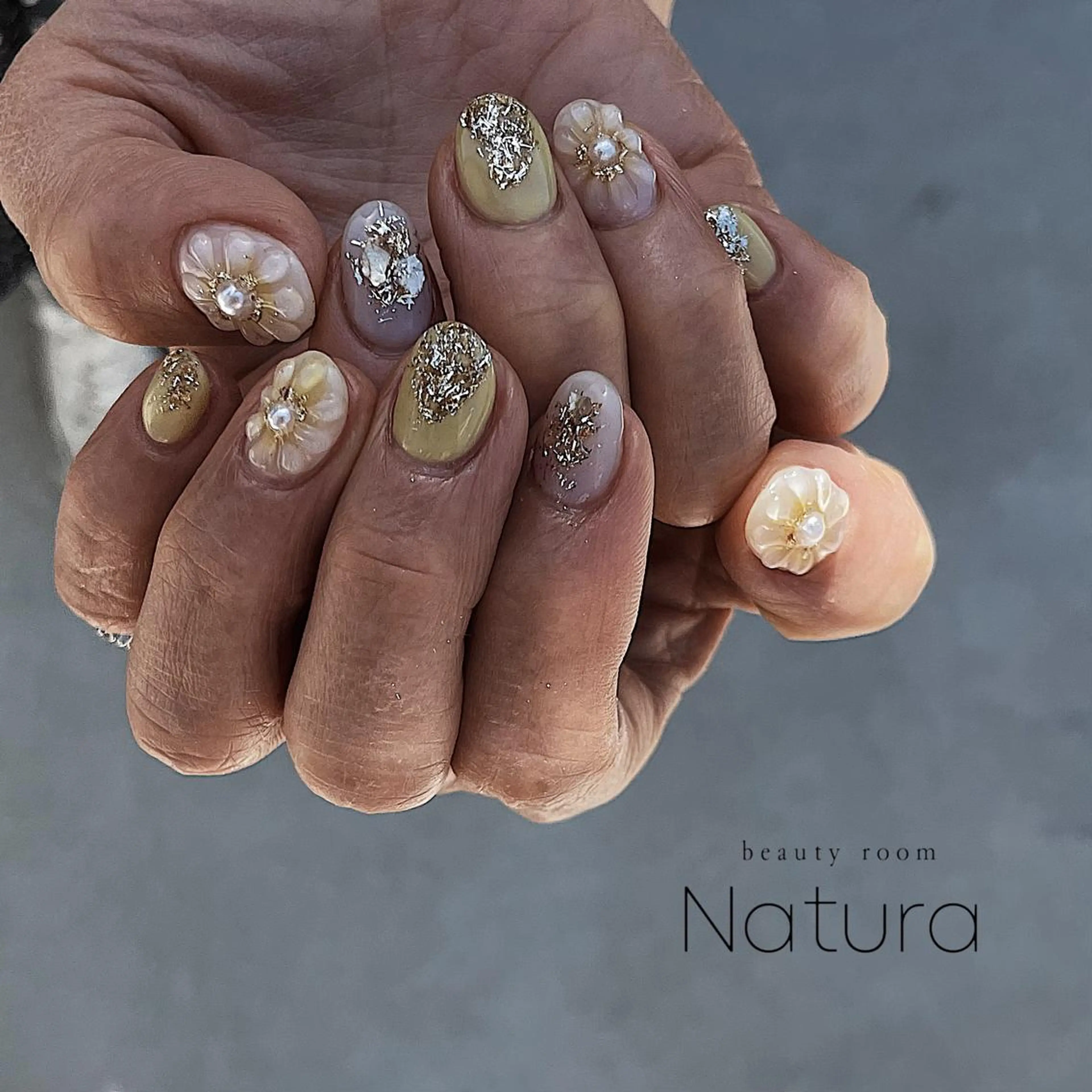 ネイル マツエク・マツパ アイブロウ ハンドネイル beautyroom Naturaのネイルデザイン