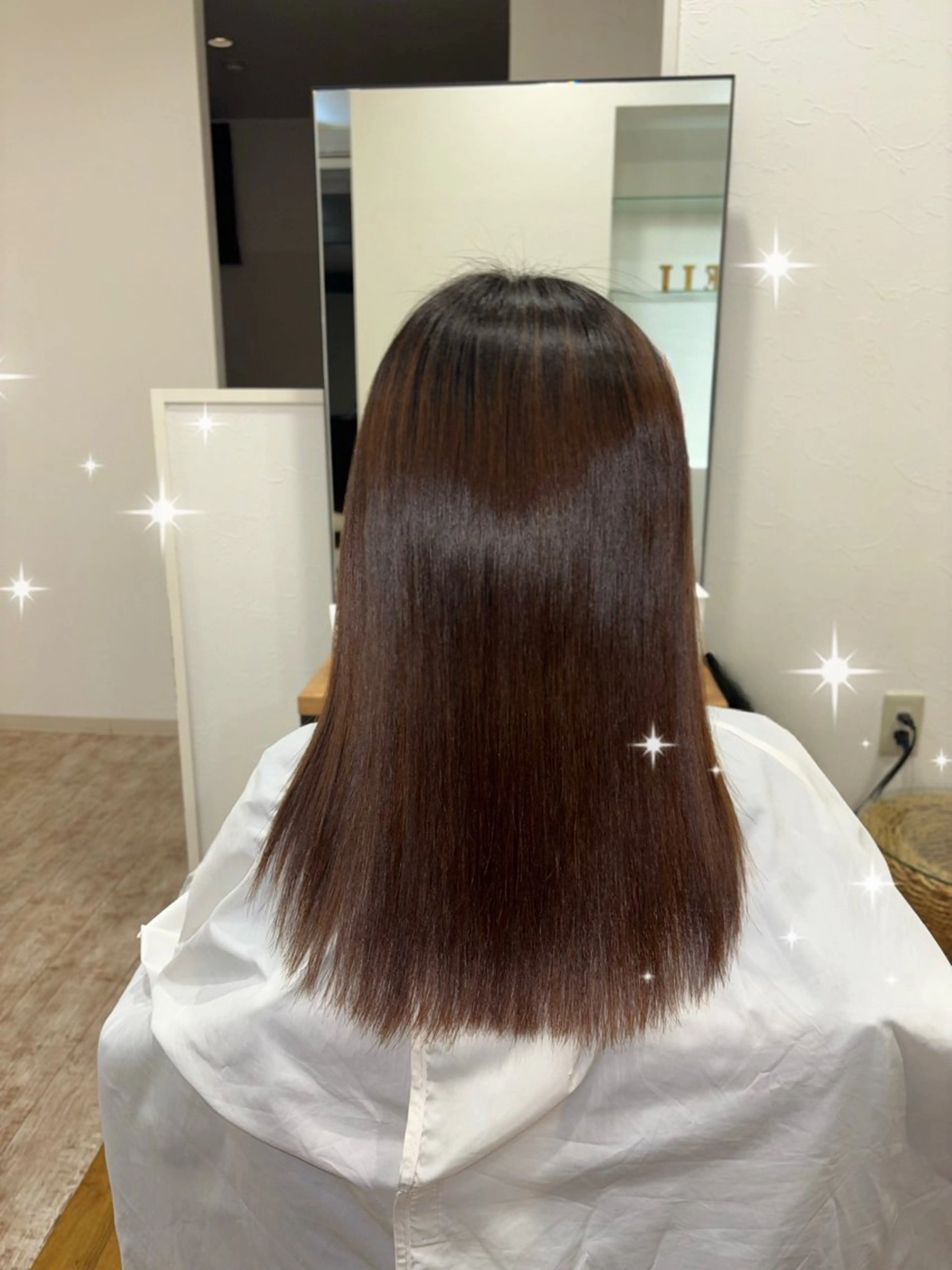 セミロング 縮毛矯正 島崎 夏希のヘアスタイル