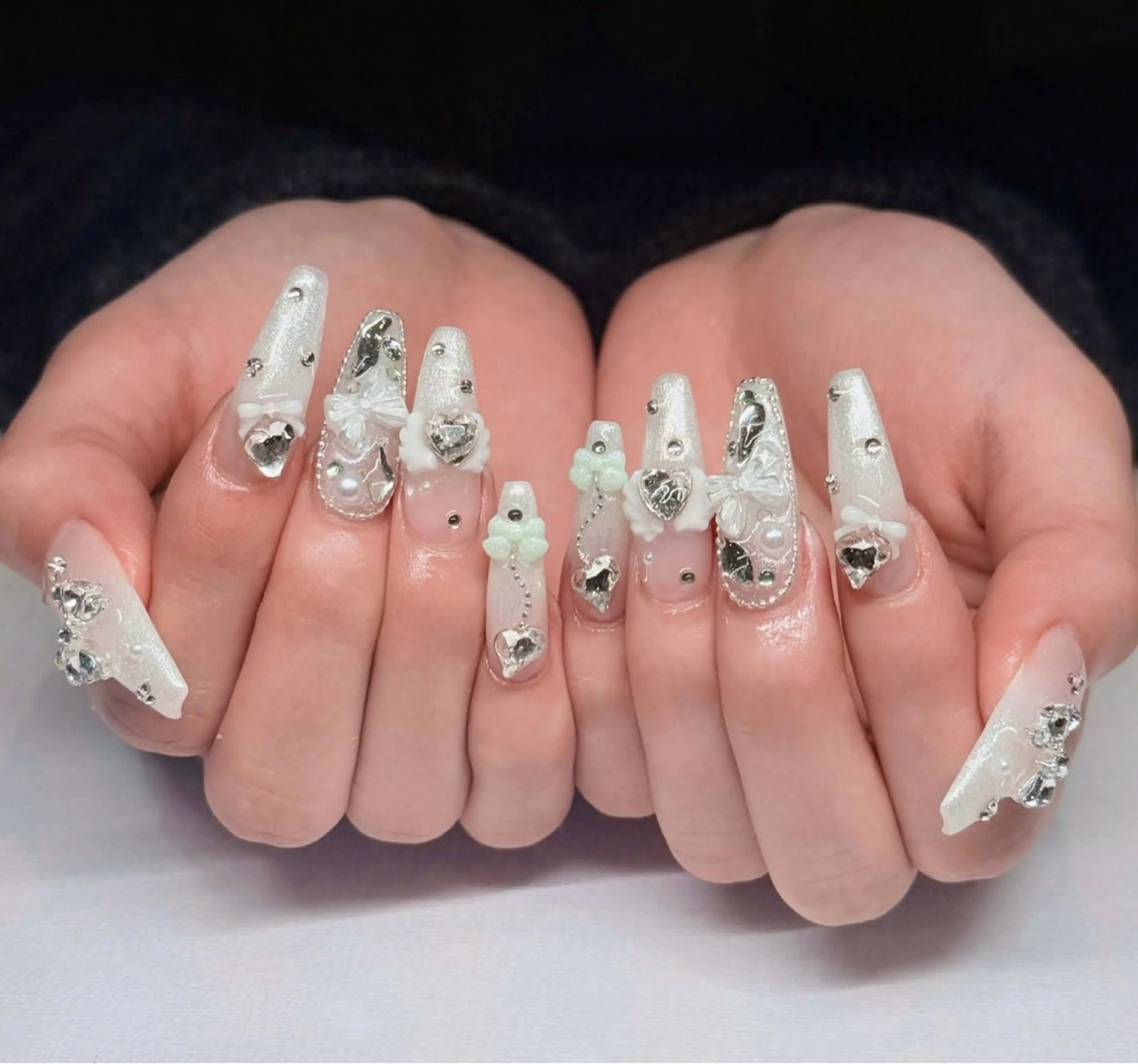 ネイル オーロラネイル ブルー チークネイル フットネイル フレンチネイル ハンドネイル REI レイのネイルデザイン