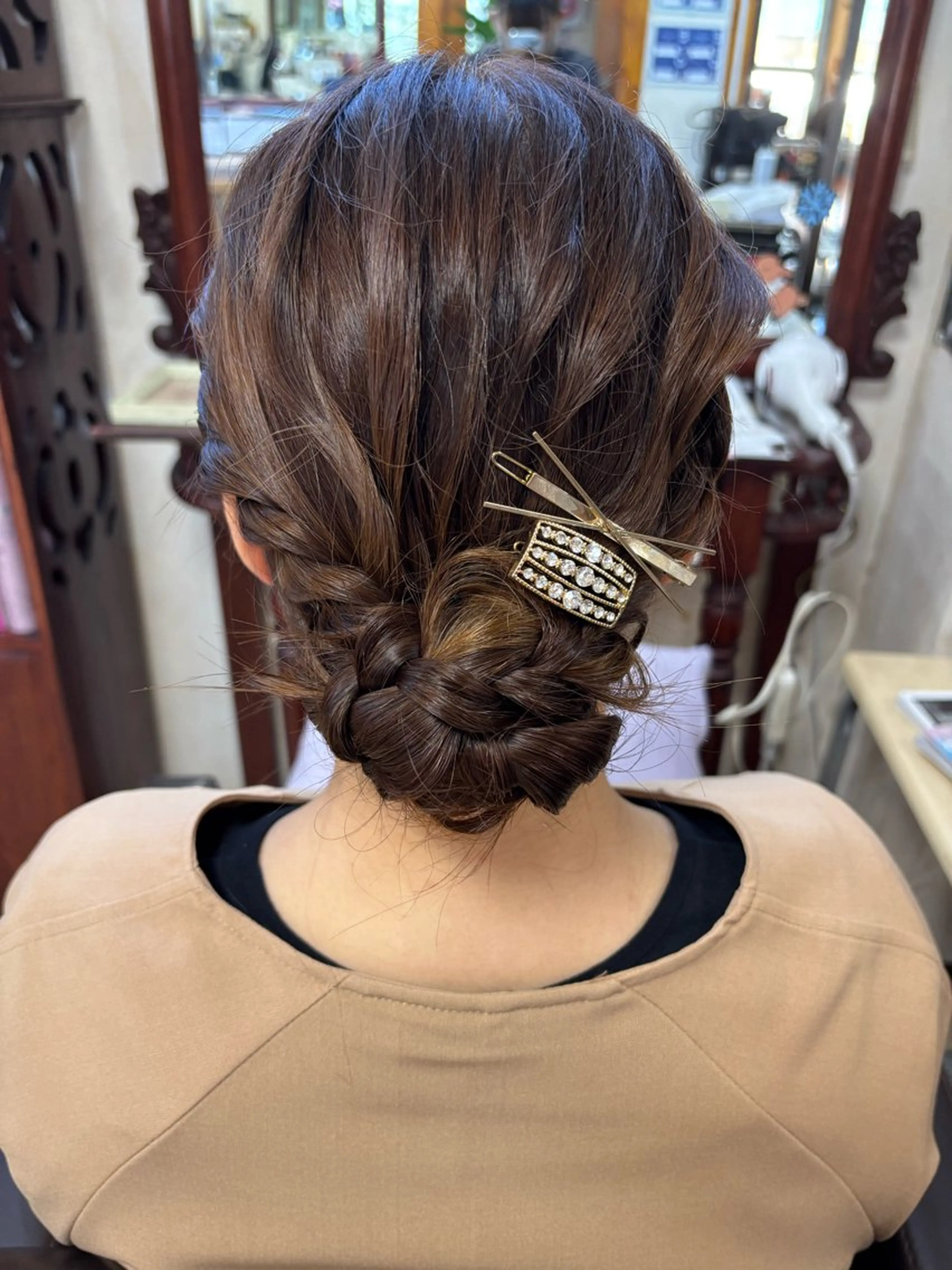 ミディアム ヘアセット 桑野 葵のヘアスタイル