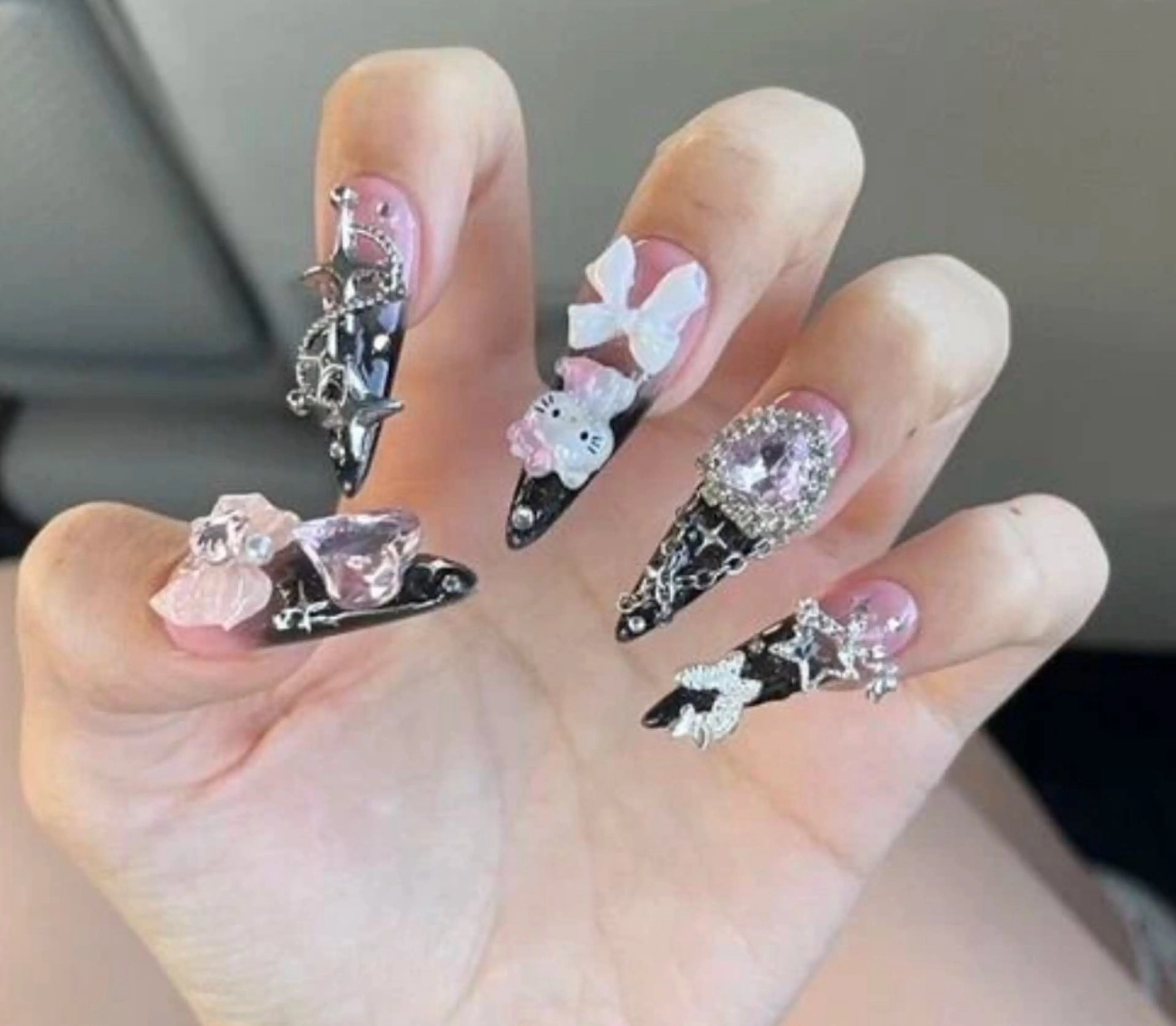 チップ長さ出し10本+デザイン、パーツ付け放題の写真