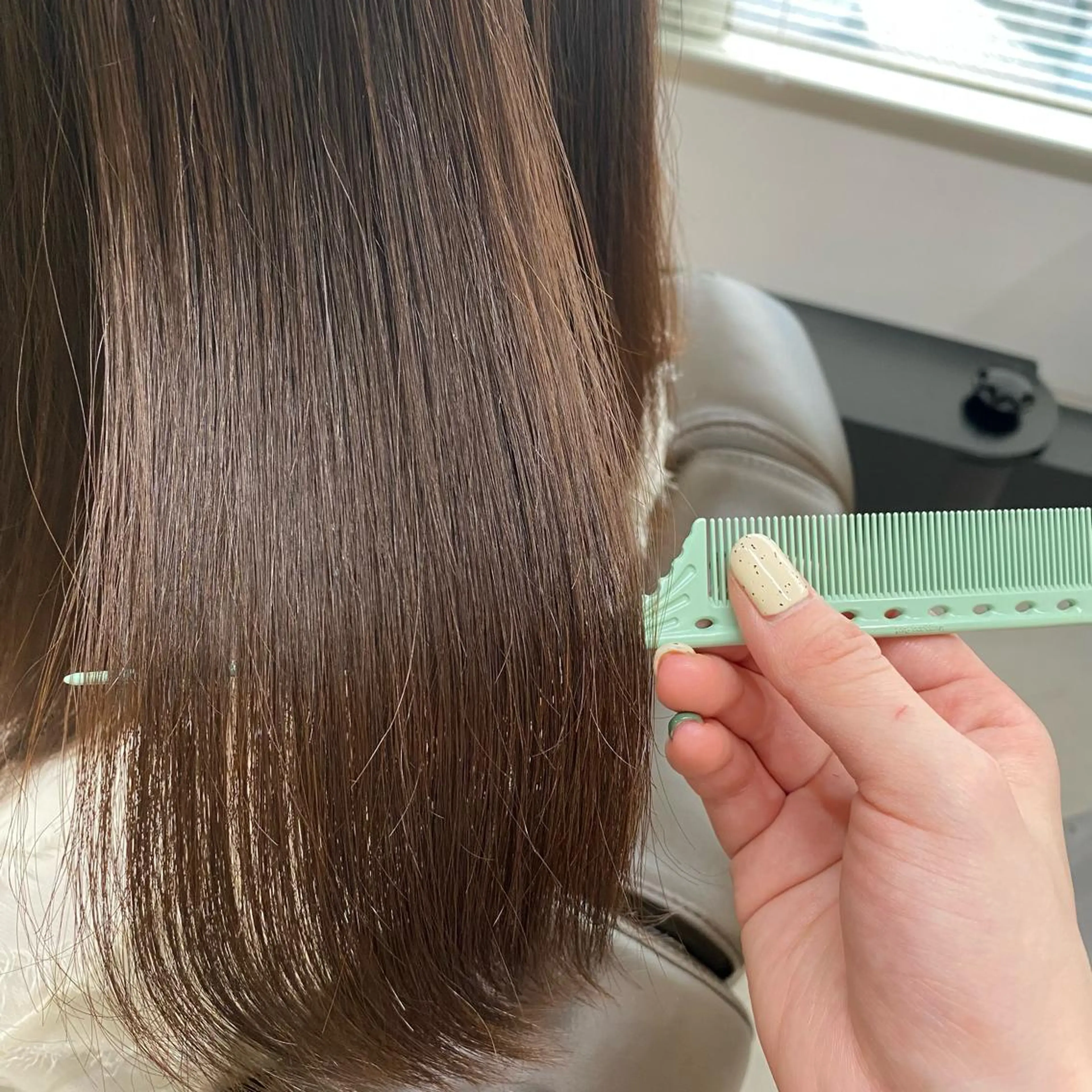 ミディアム シミズ アスカのヘアスタイル