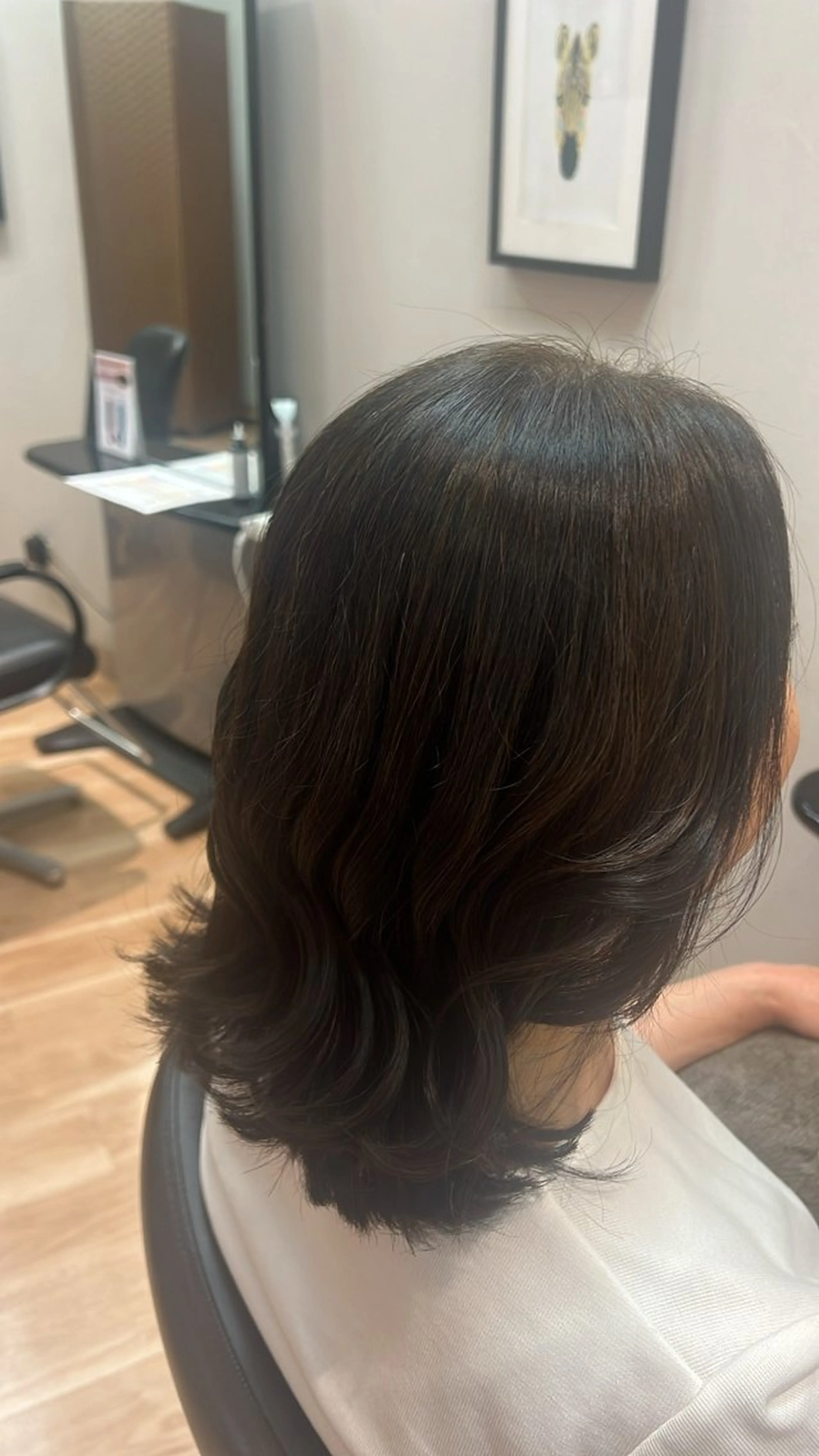 ミディアム 岡﨑 怜奈のヘアスタイル