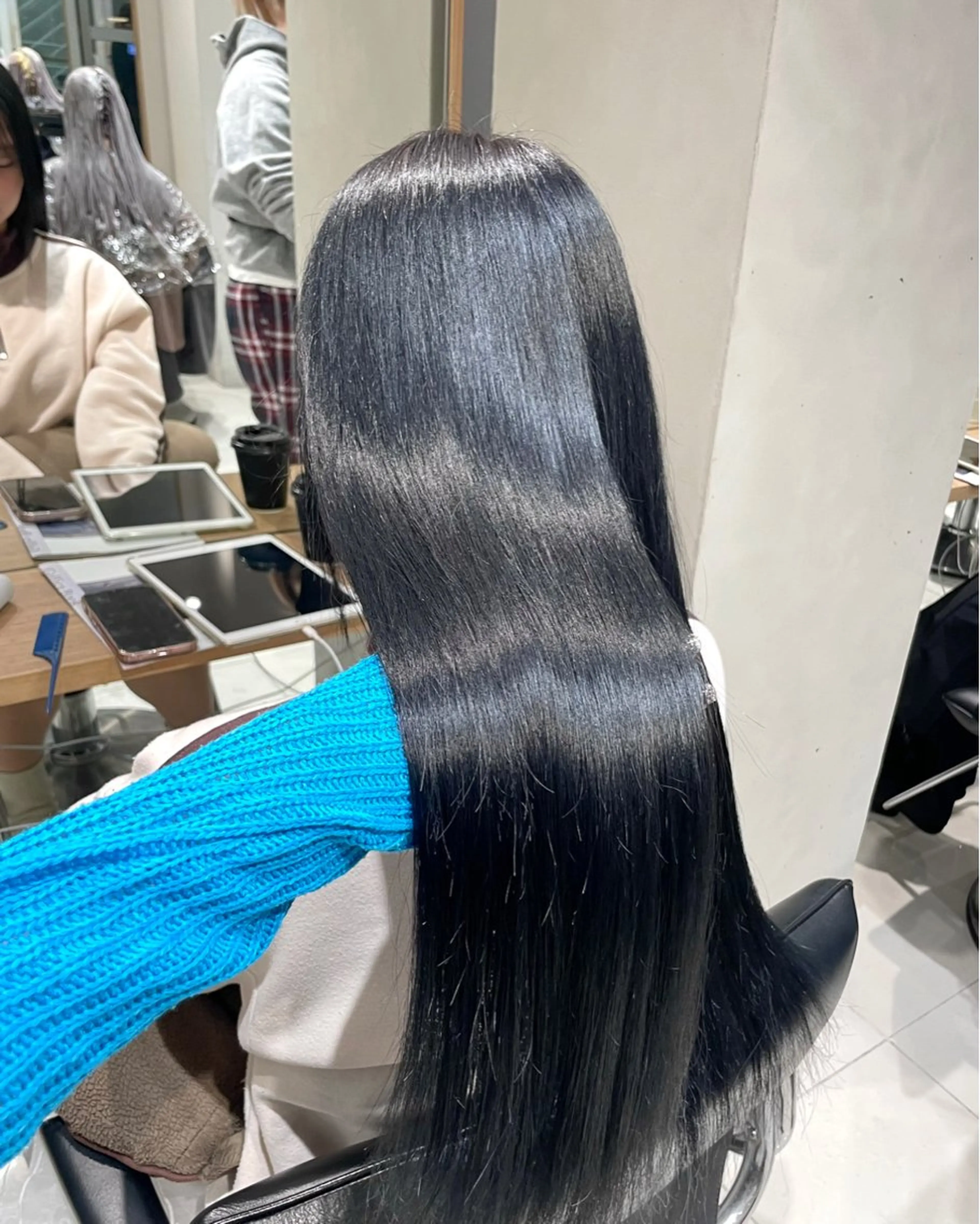 ロング カラー 黒髪 ブルーカラー ブルーブラック ロング ヘアカラー トリートメント ツヤ髪/韓国ヘア 💎Nokaのヘアスタイル