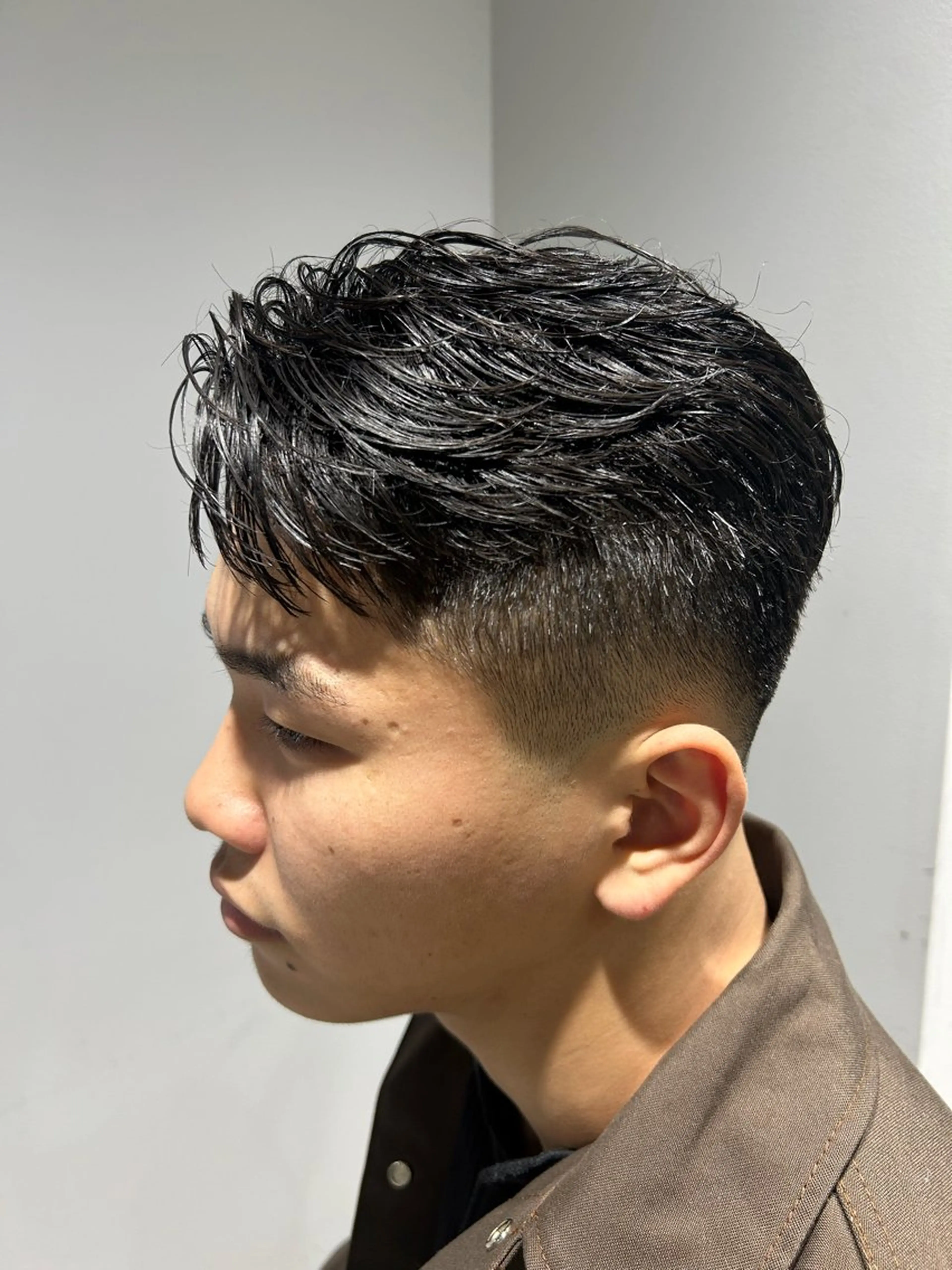 ショート メンズ フェードカット ナチュラルカラー リタッチ　あんりのヘアスタイル