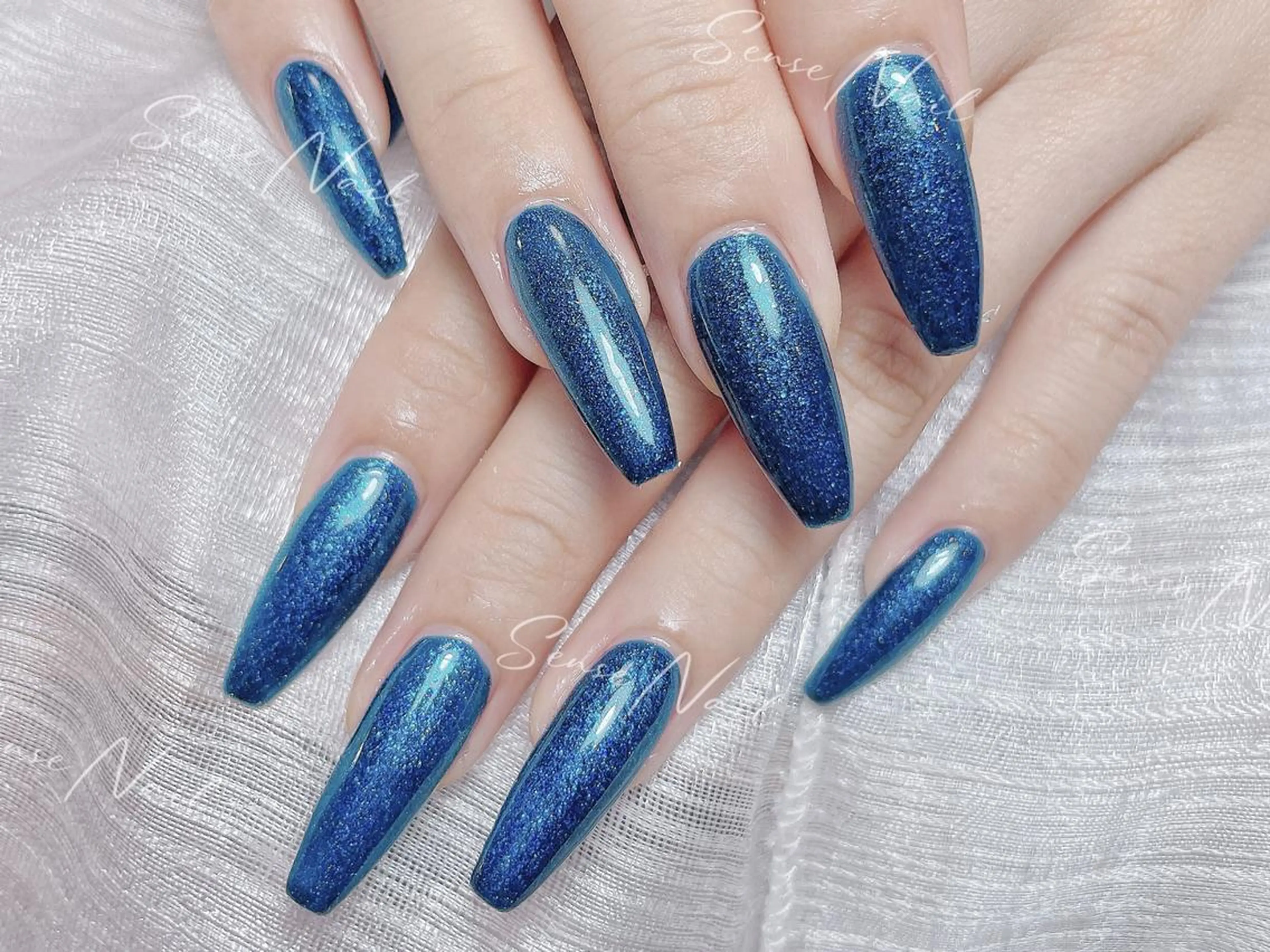 ネイル ハンドネイル ハンドケア Queening 🦋のネイルデザイン