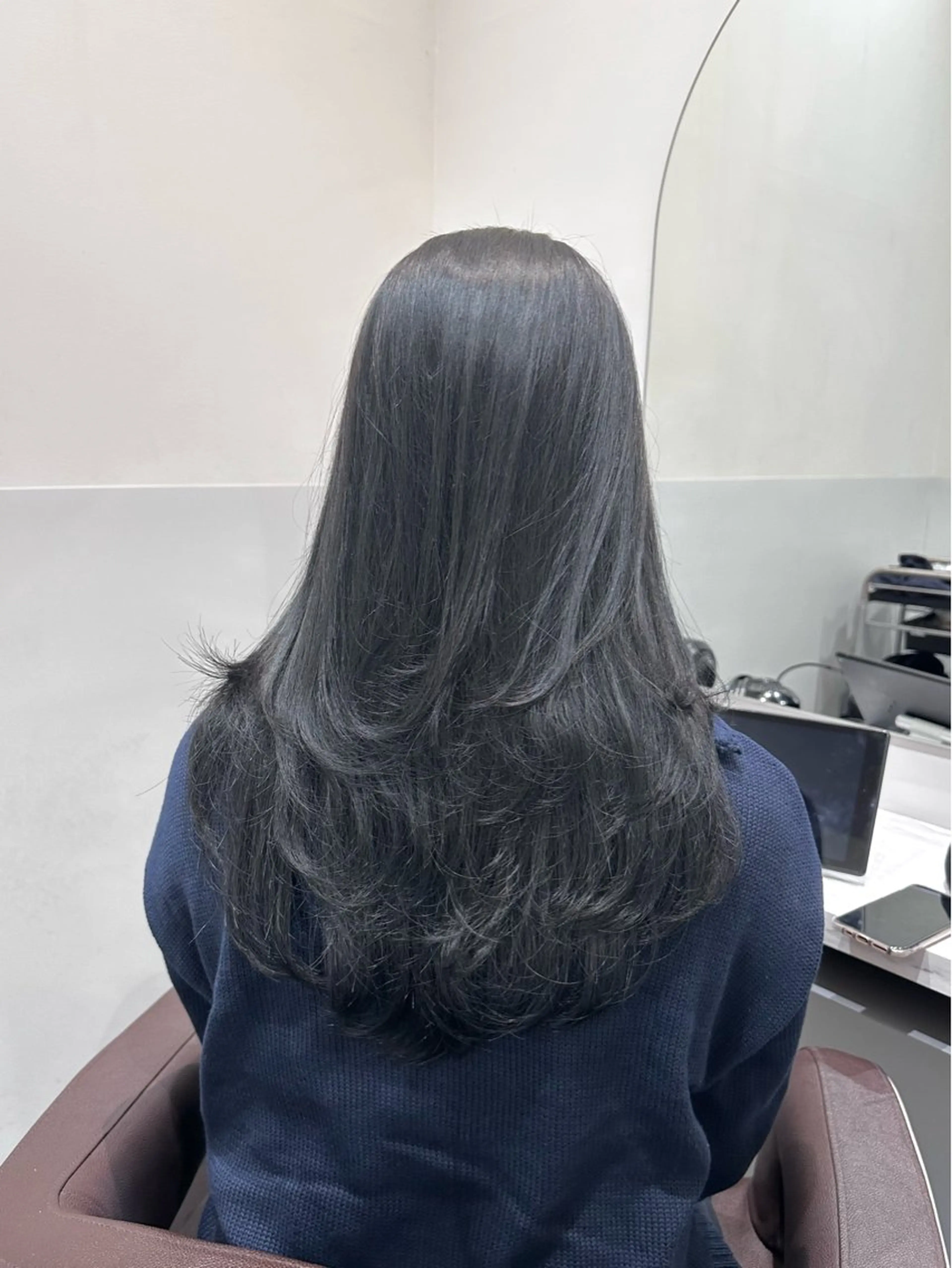 ロング カラー ブリーチ ブルーカラー ブルーグレー ブルーグレージュ グレージュ カット ヘアカラー トリートメント 矢野 晃平のヘアスタイル