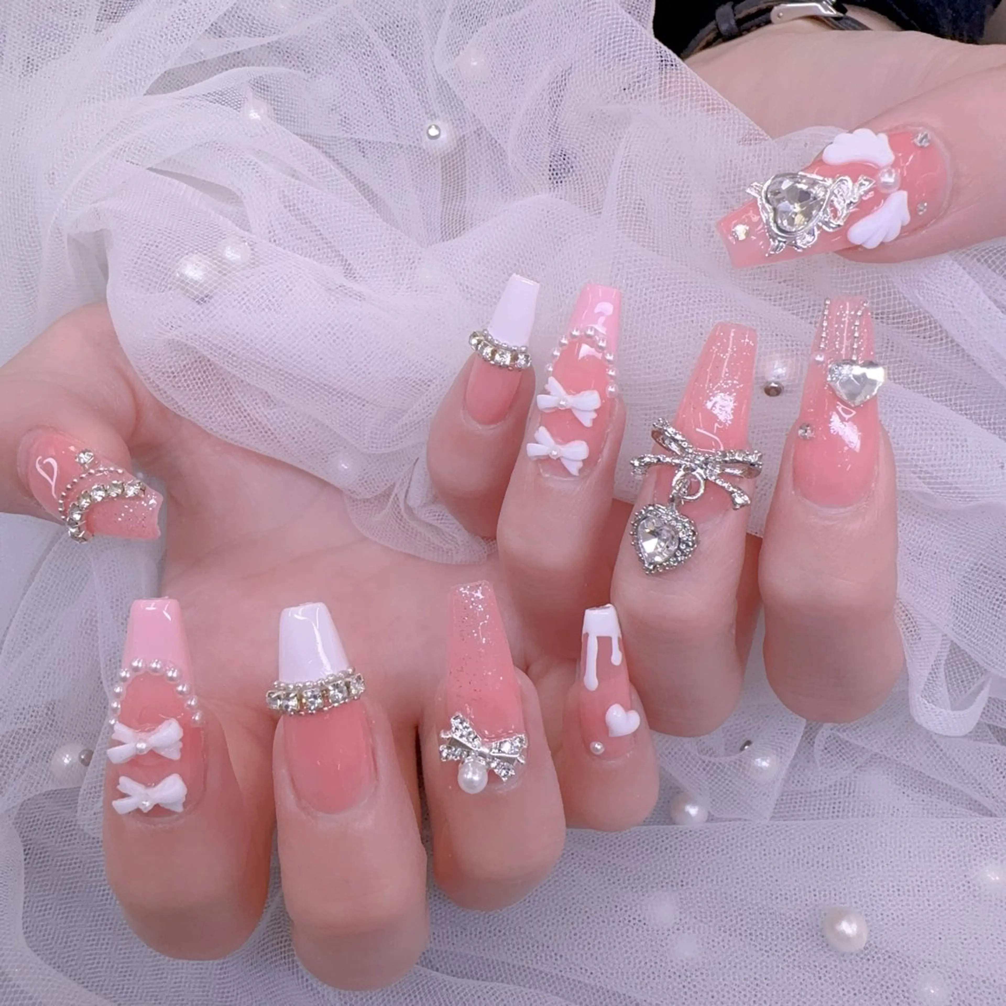 ネイル UMI ネイルサロン新宿🎀のネイルデザイン